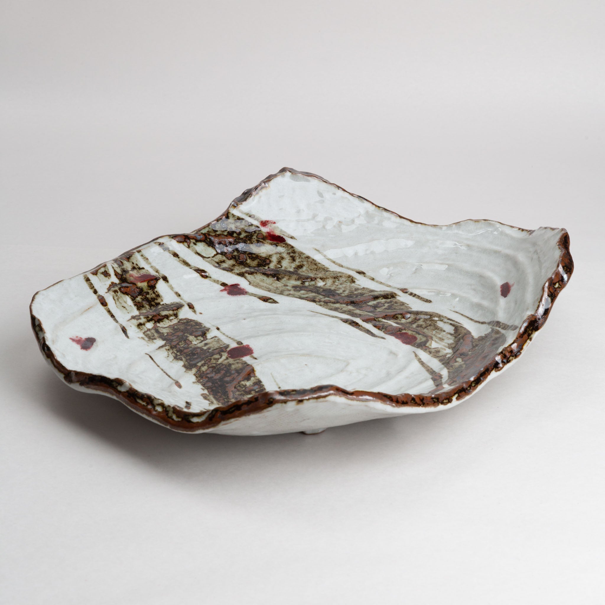 111-0747 Tatsusa serving plate