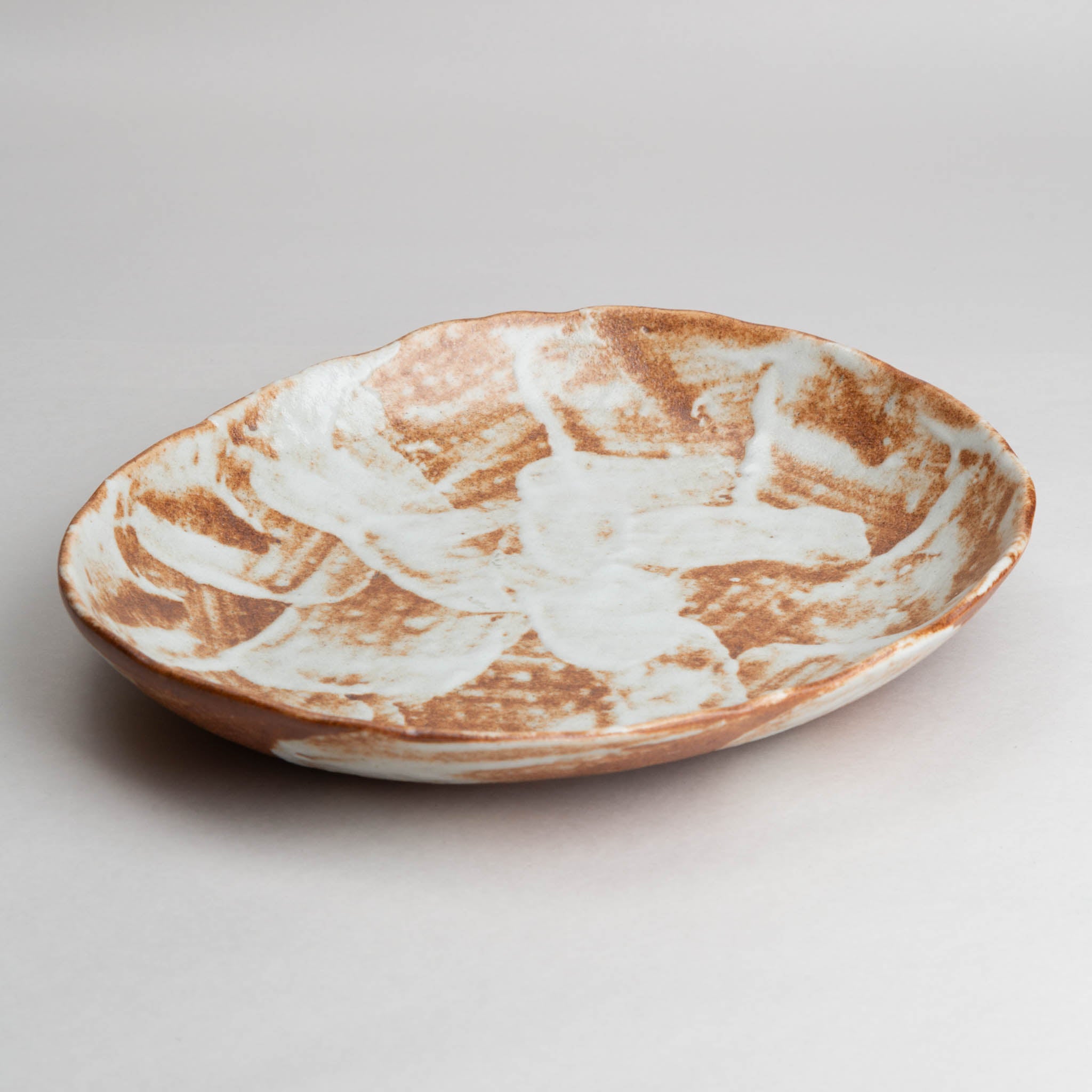 111-0974 Beige oval large plate