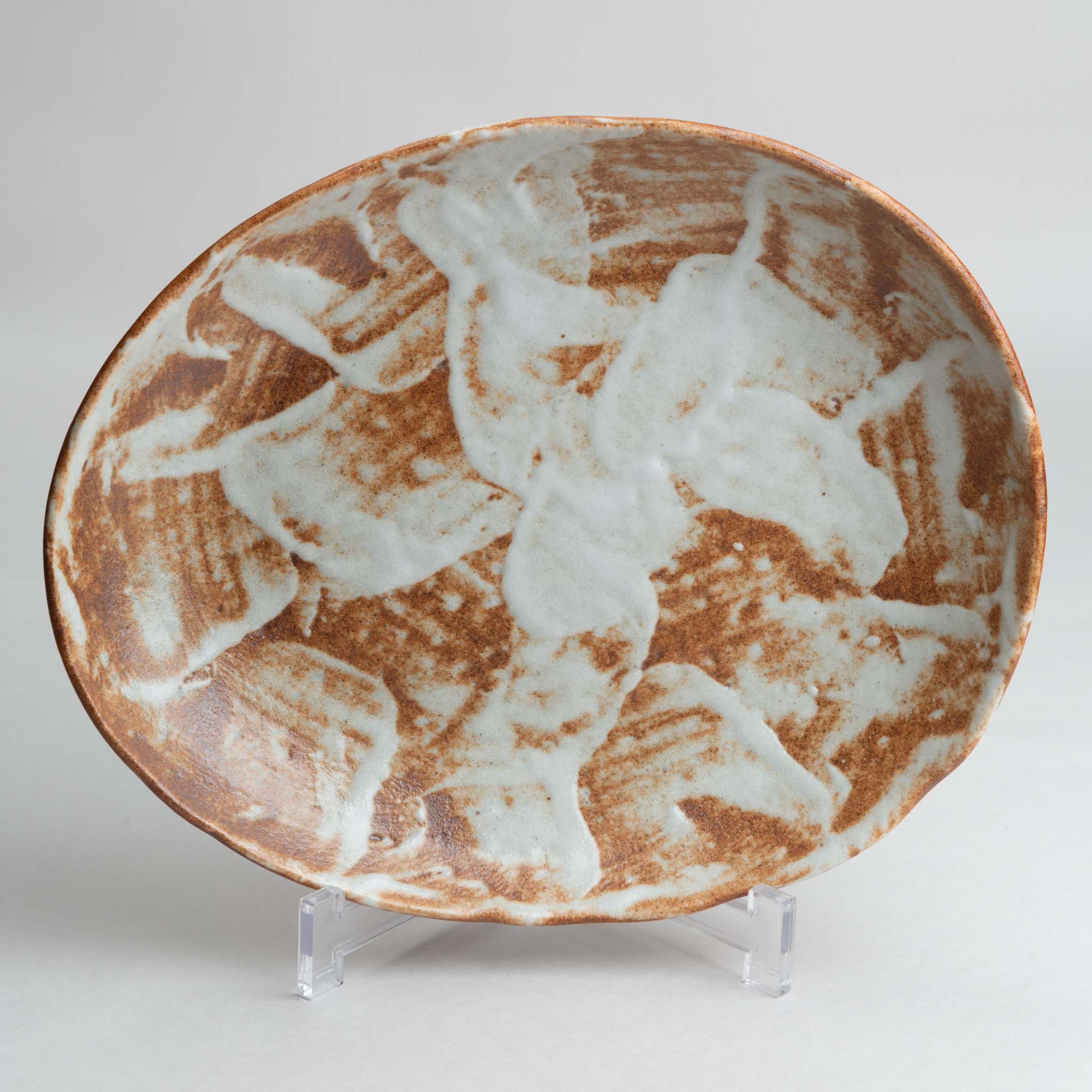 111-0974 Beige oval large plate