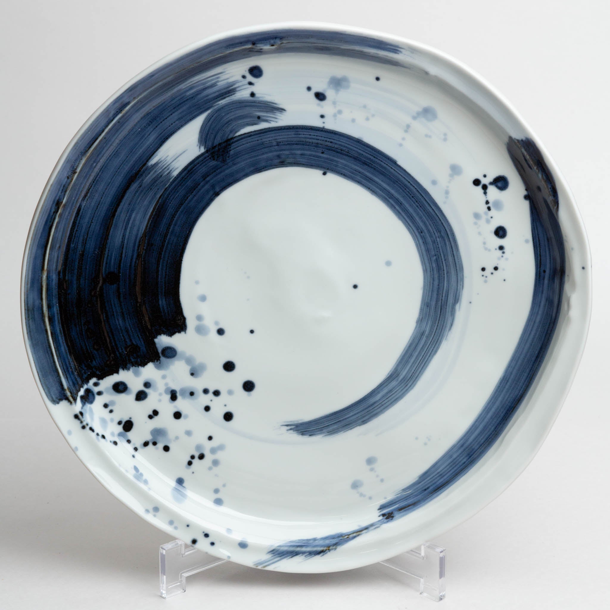 118-6144 Blue lines on white plate