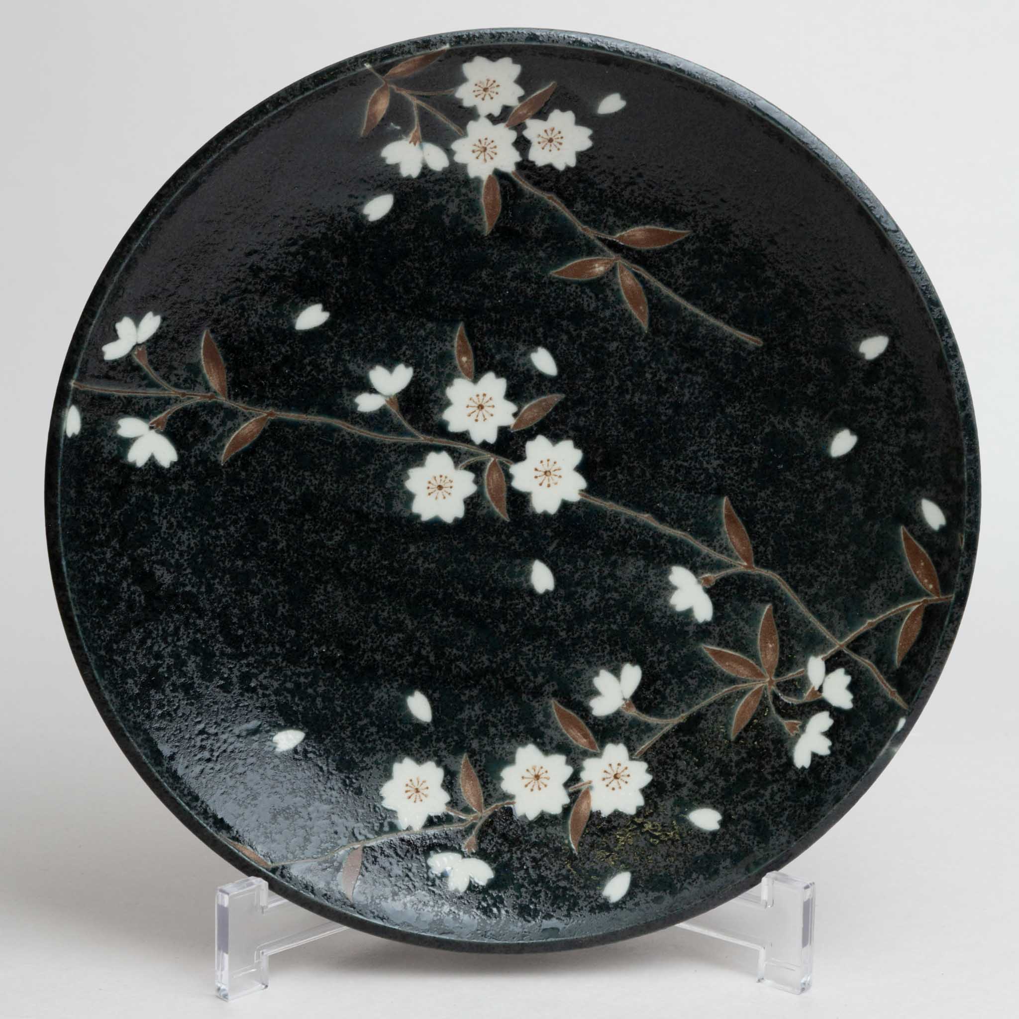 128-4938 Black sakura dinner plate