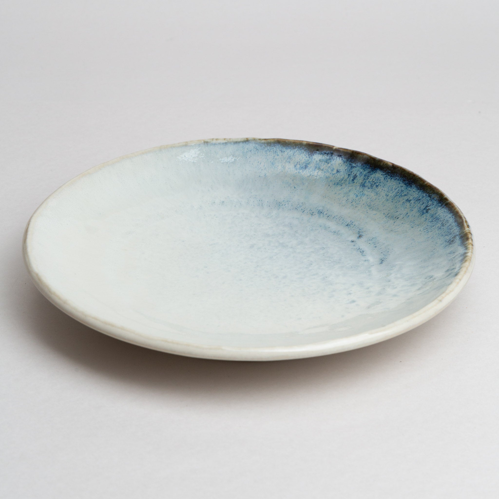 128-4965 Blue on white dinner plate