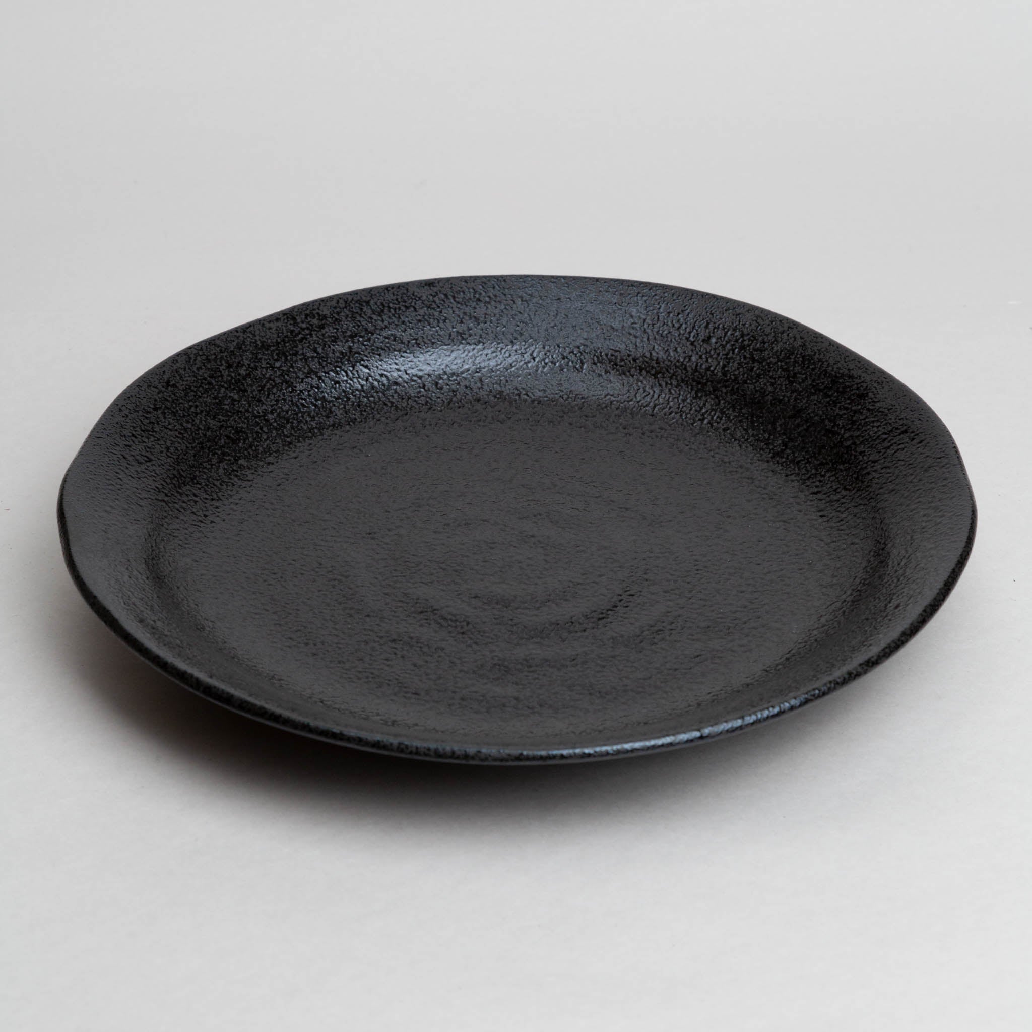 128-5744 Black dinner plate 26cm