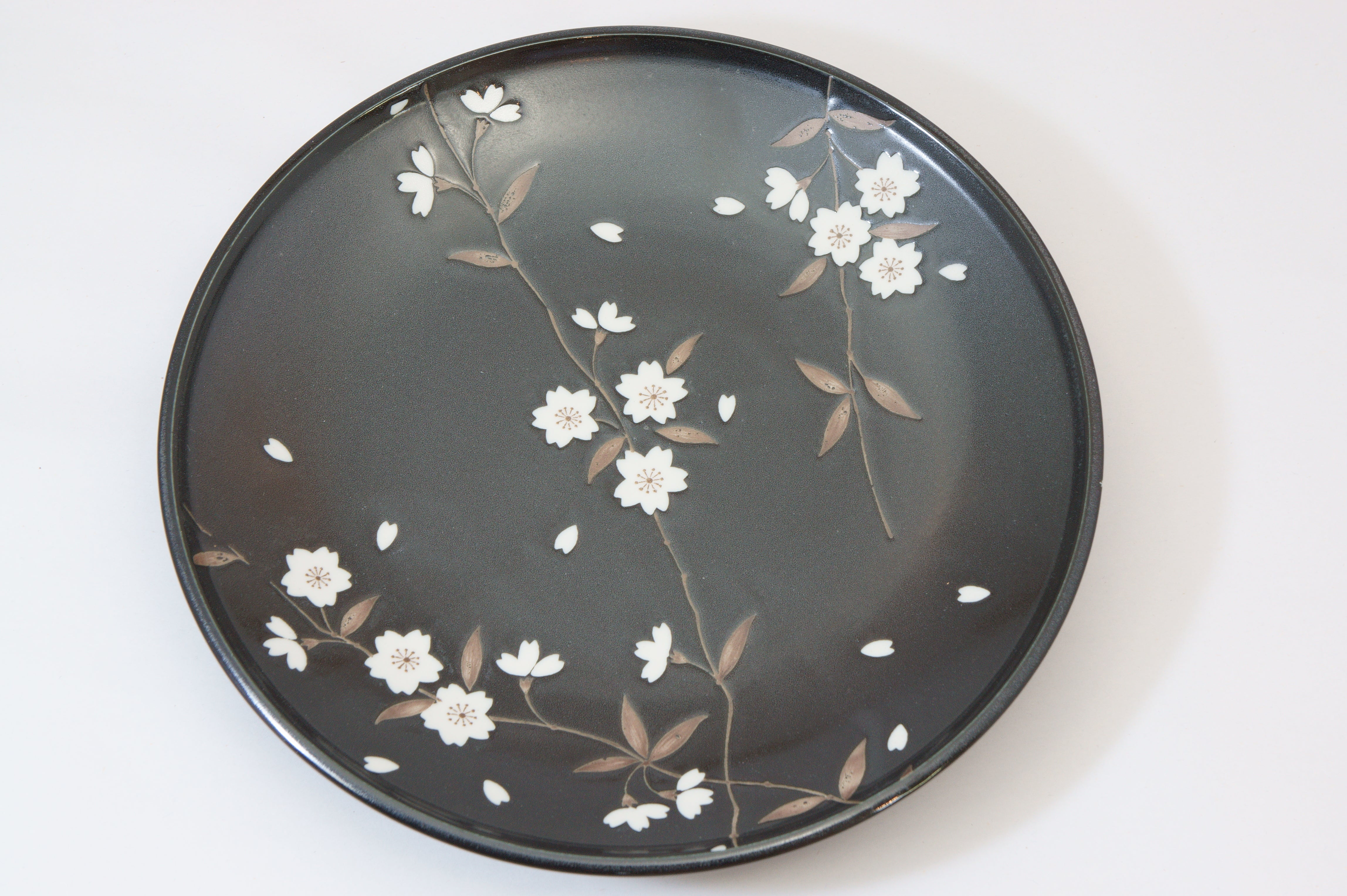 129-7095 Black sakura dinner plate 25cm
