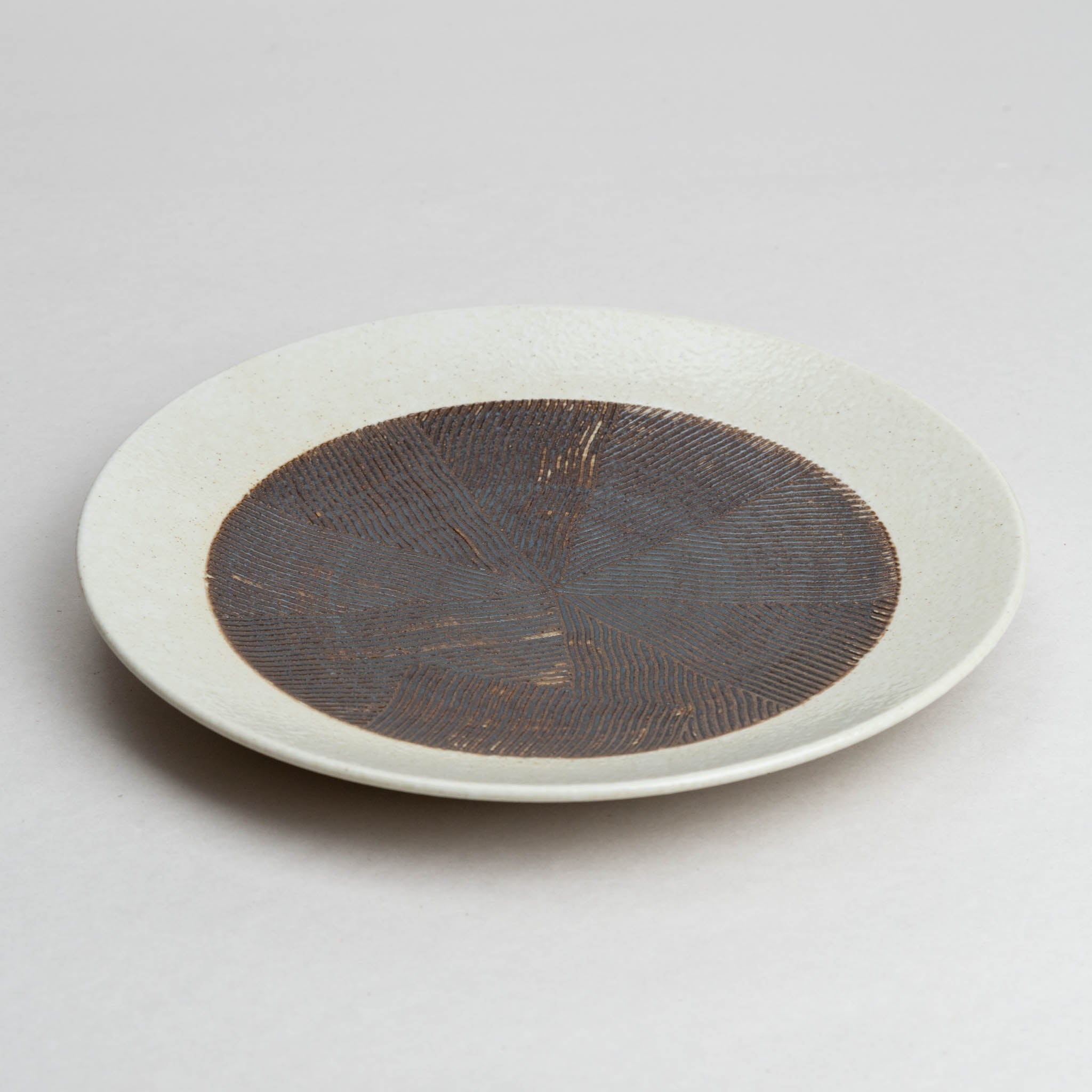 131-0195 Kushime plate 22cm