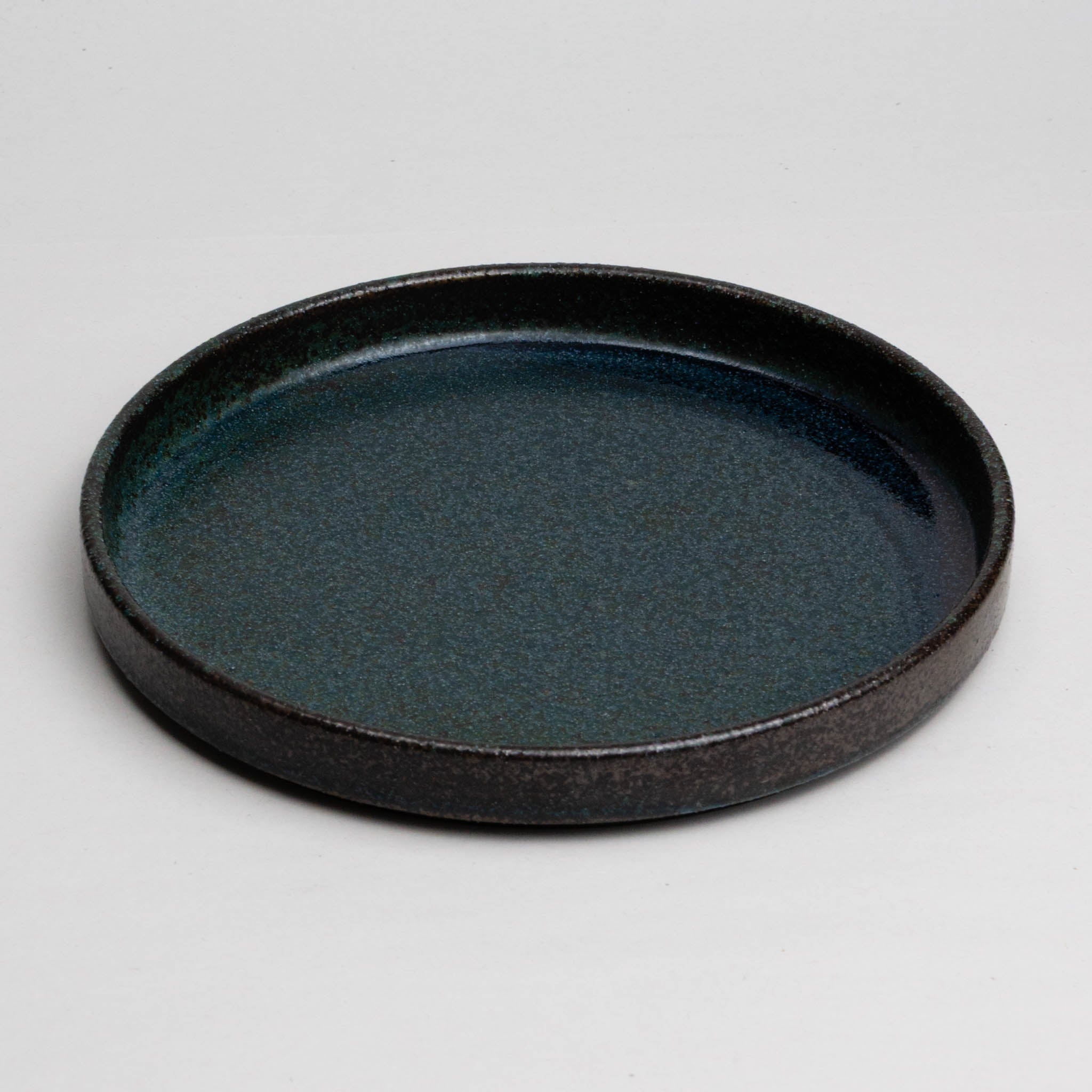 131-0198 Urumi flat mid plate with rim 19cm