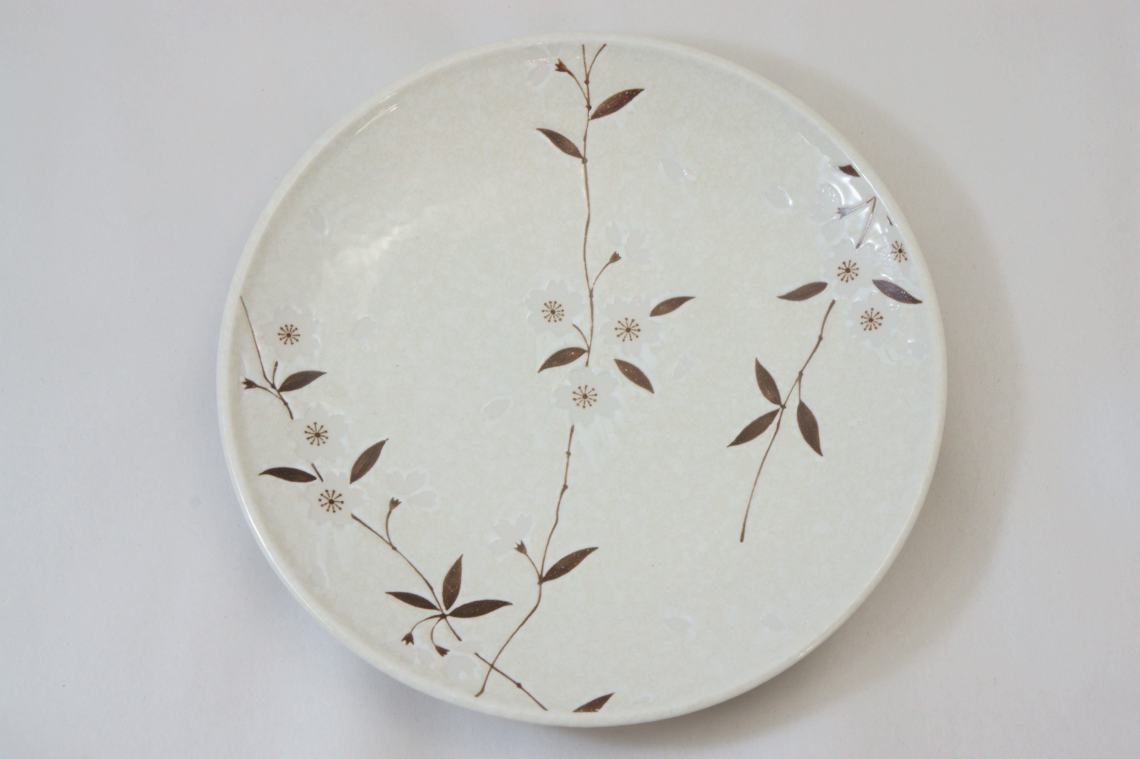 131-0277 White sakura round plate 21cm