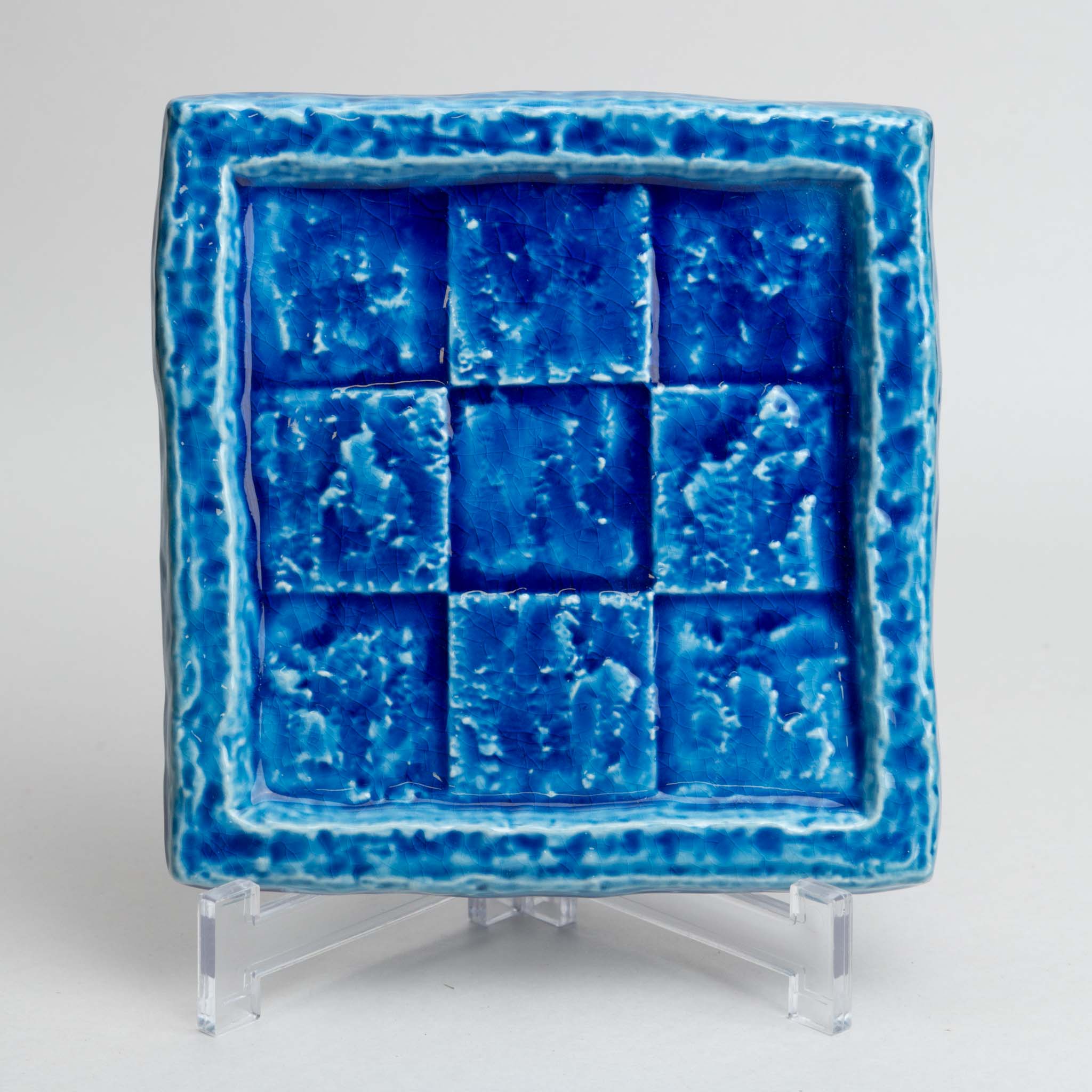 131-0283 Blue square plate 18cm