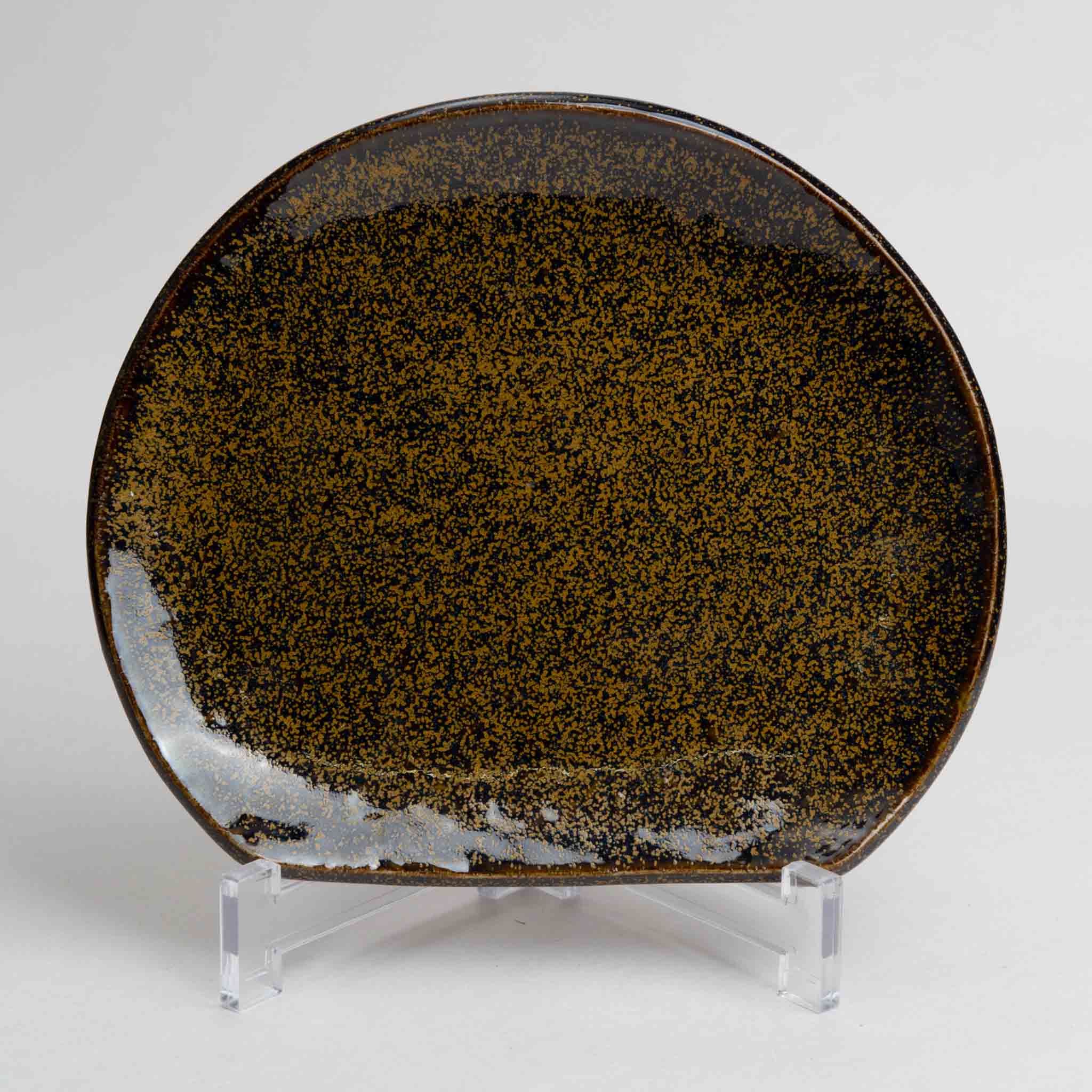 131-0287 Splash on brown semi circular plate