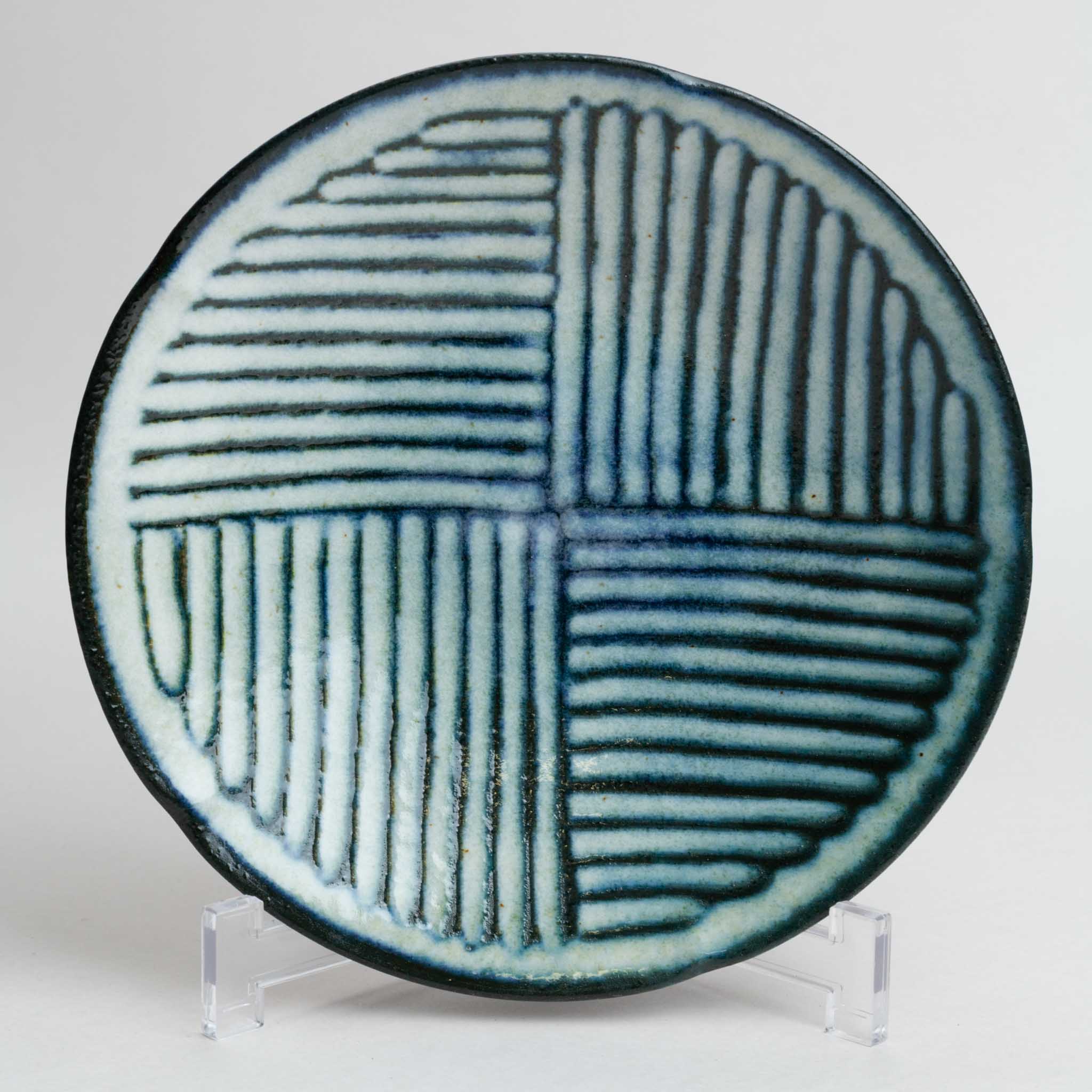 131-0288 Blue on white deep mid plate