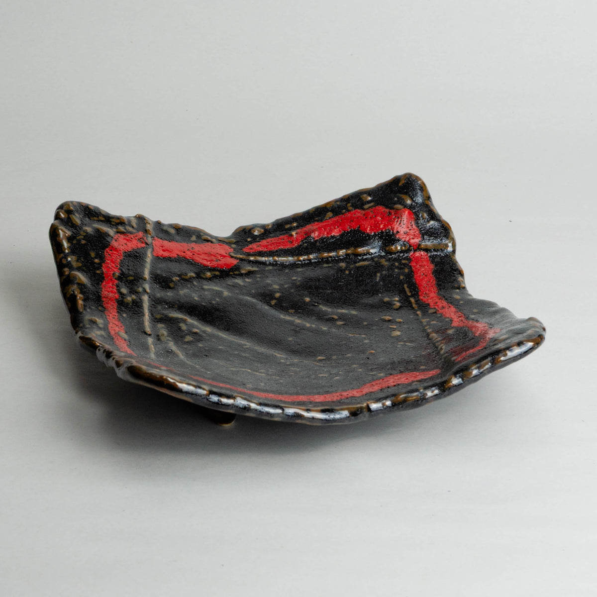 131-1400 Black square plate with red line