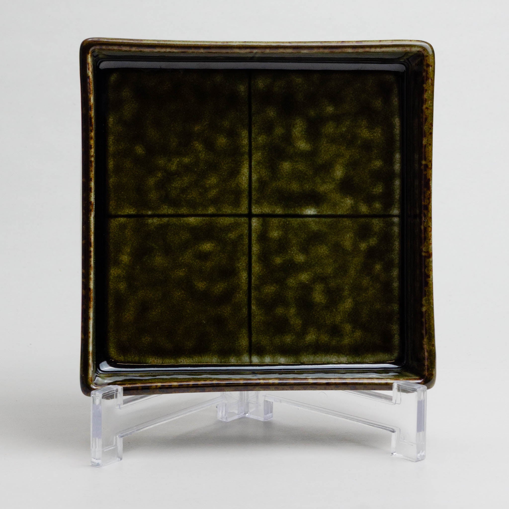138-4101 Green flat square plate with rim