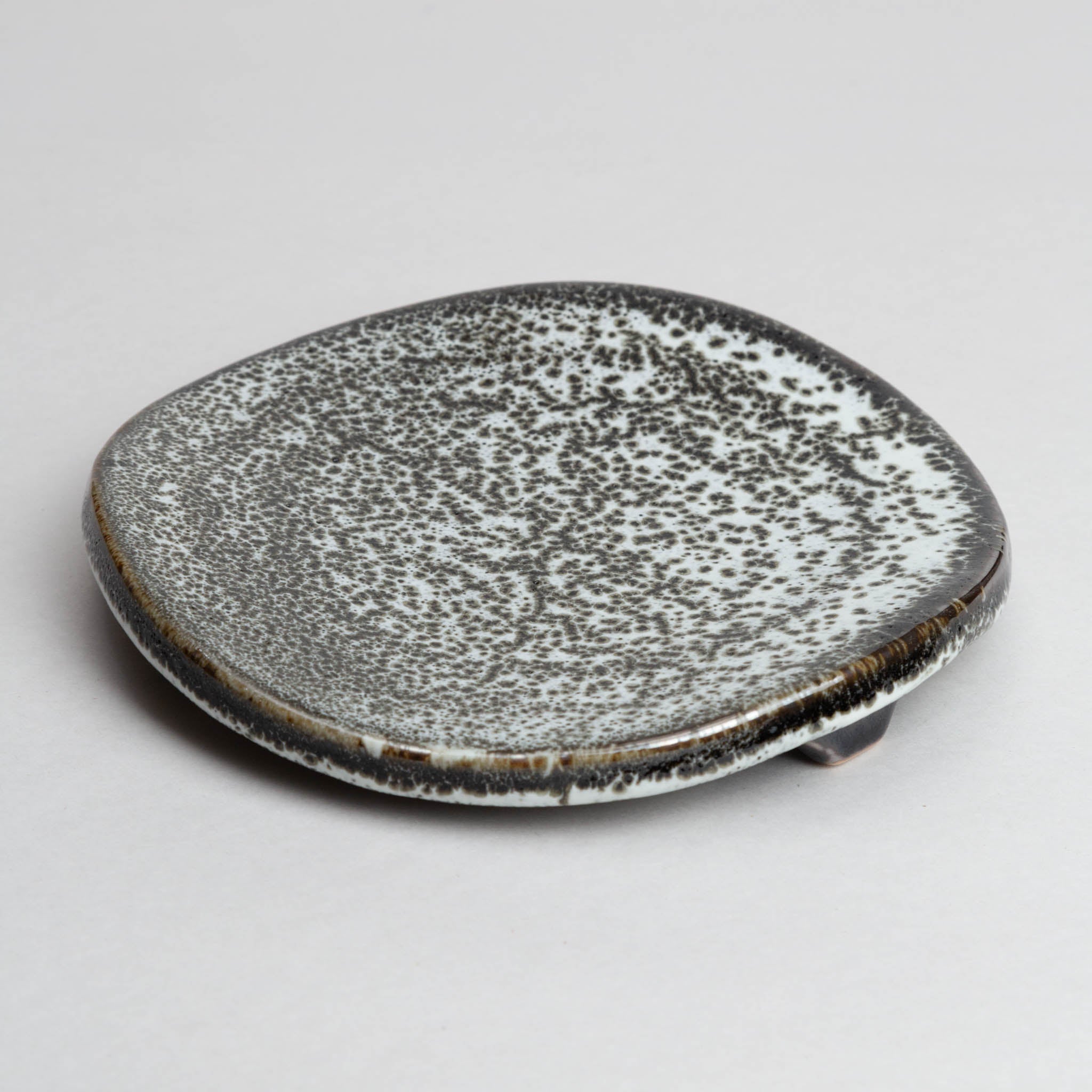 138-4360 Footed grey plate