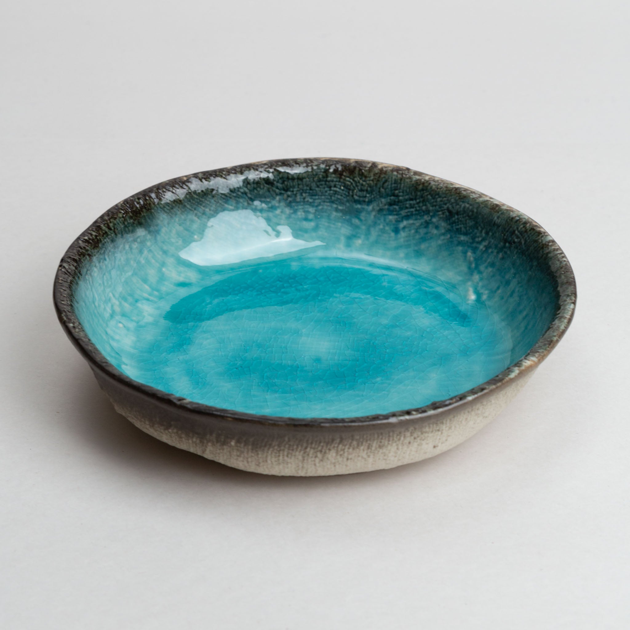 138-5235 Blue crackle-glaze round plate 19cm