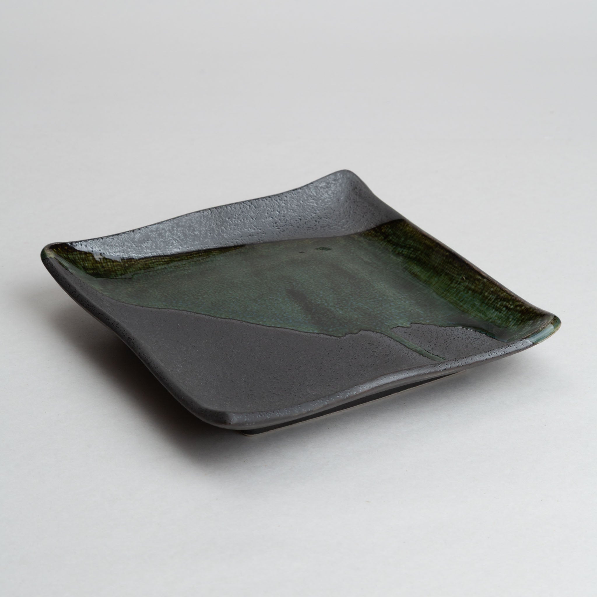138-5784 Green on black square plate