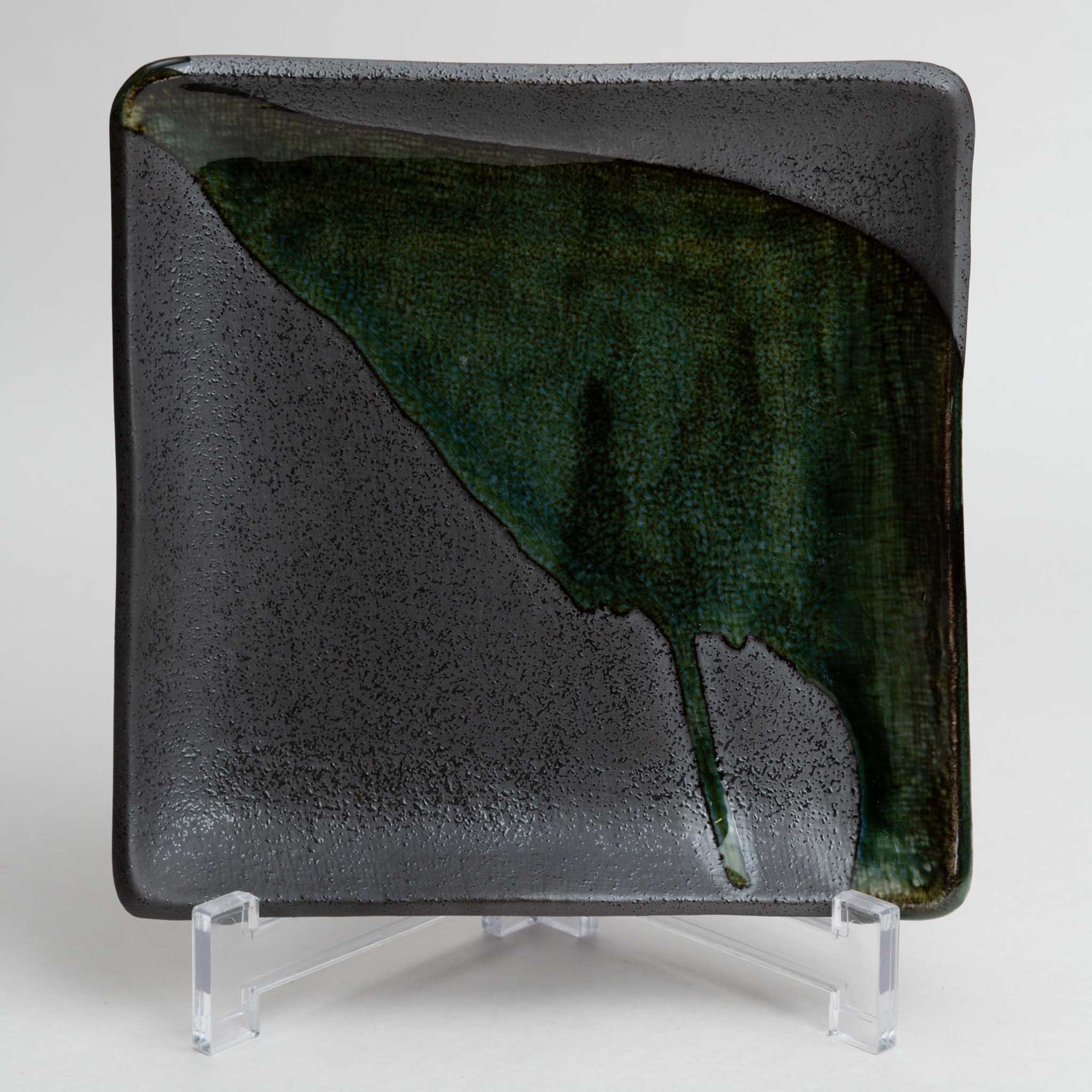 138-5784 Green on black square plate