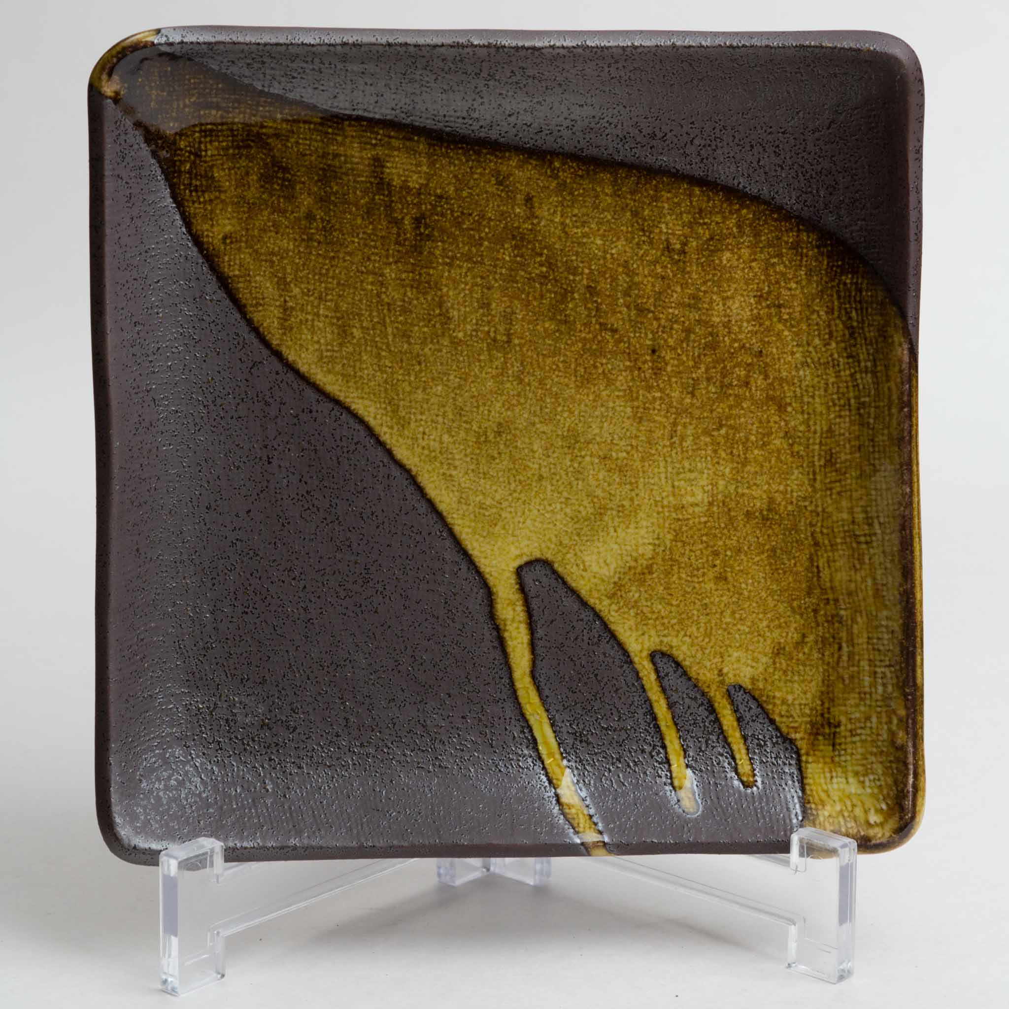 138-5787 Yellow on brown square plate