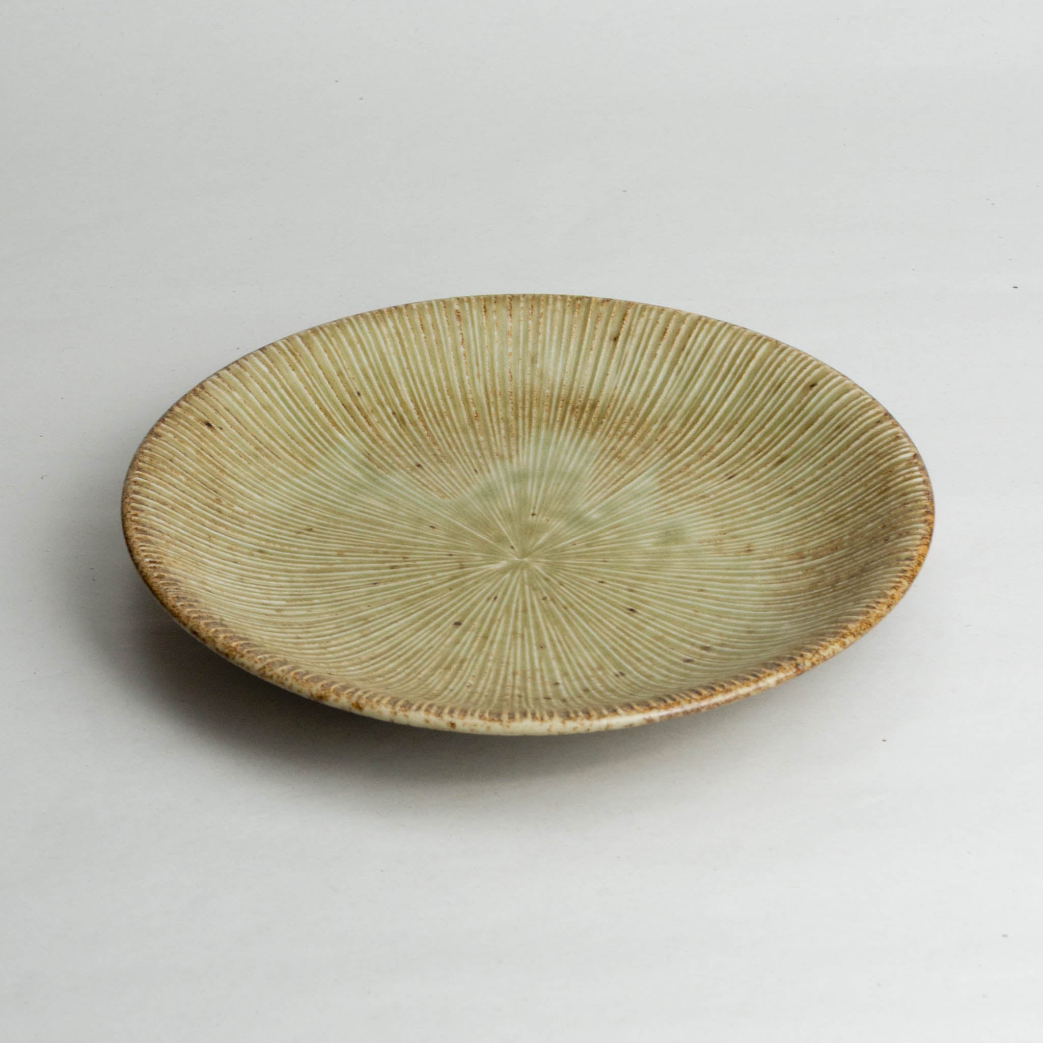 141-1216 Radical lines on brown side plate