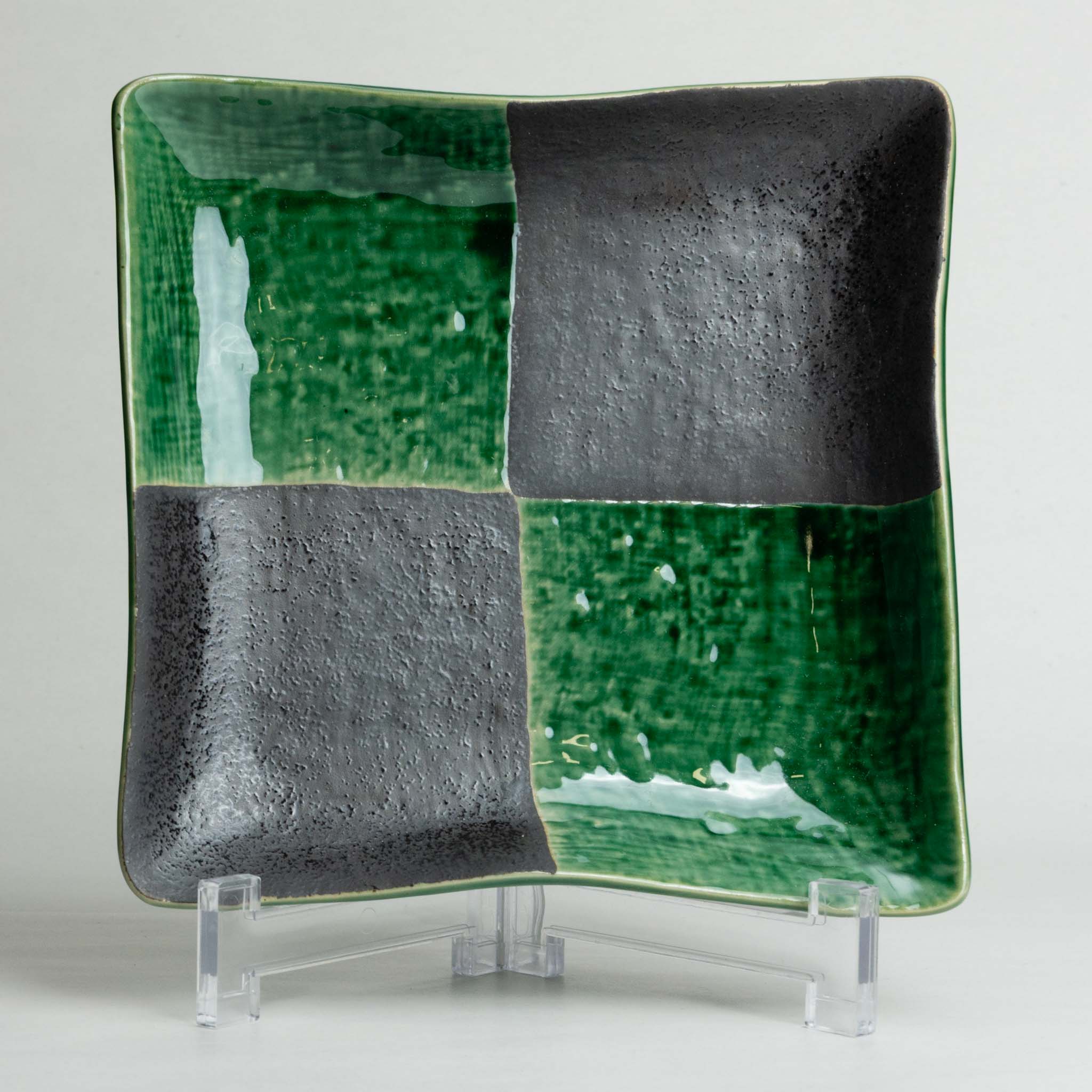 141-1380 Green and black square medium plate