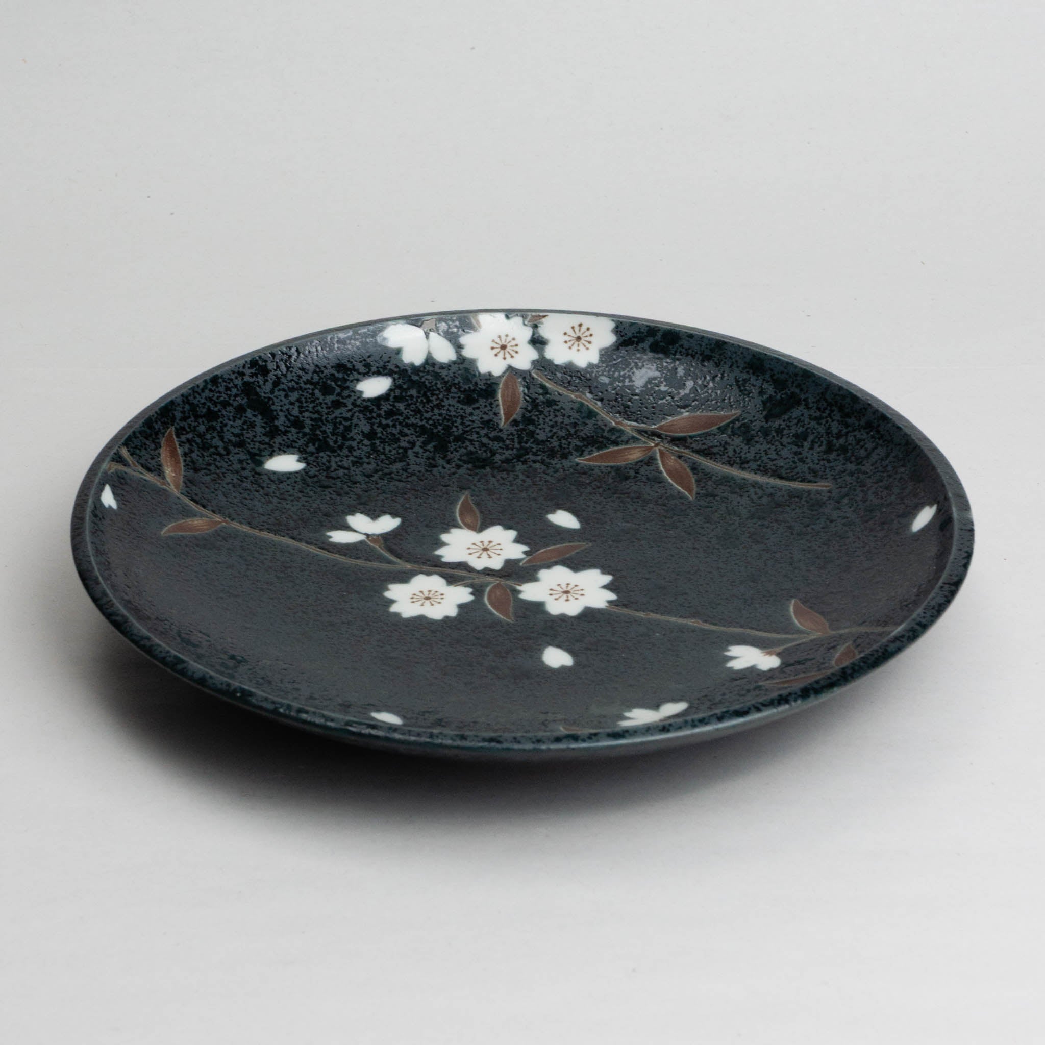 148-4592 Black sakura plate 19cm