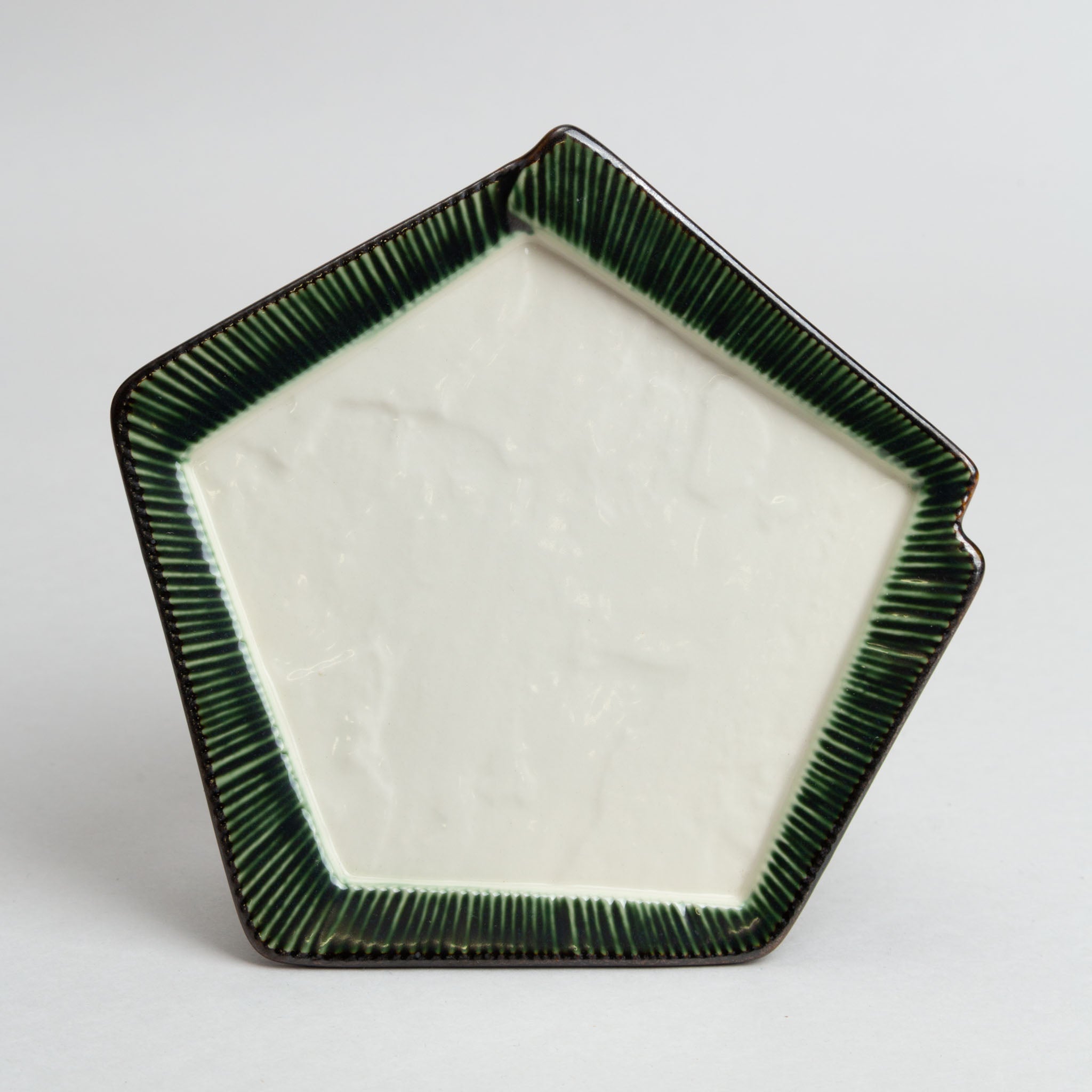 158-5941 Pentagonal white small plate with green edge