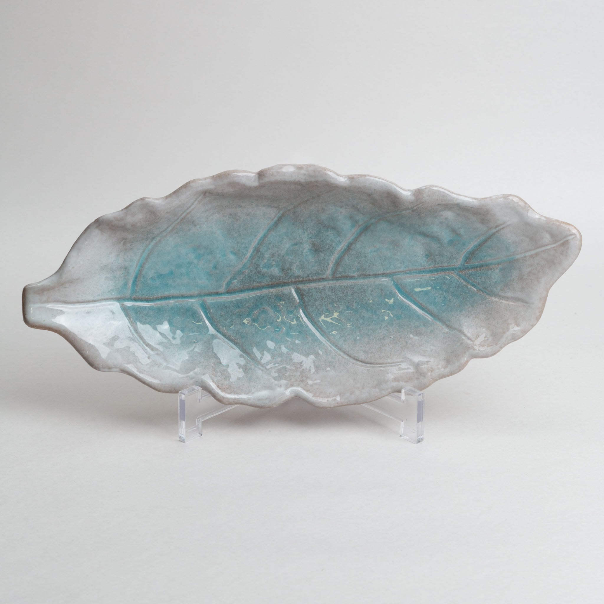 178-3060 Leaf shaped blue on grey Sanma plate