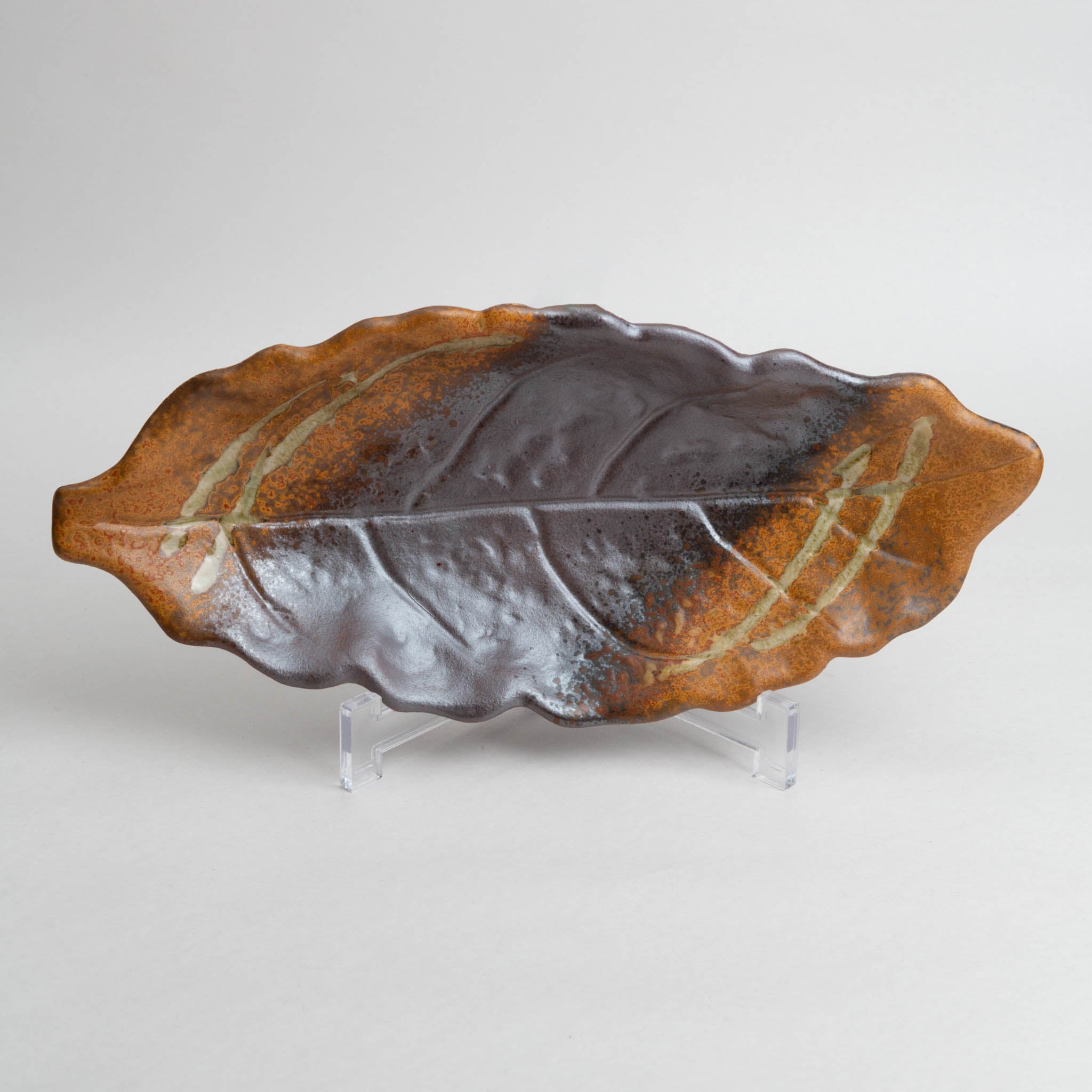 178-3061 Leaf shaped brown Sanma plate
