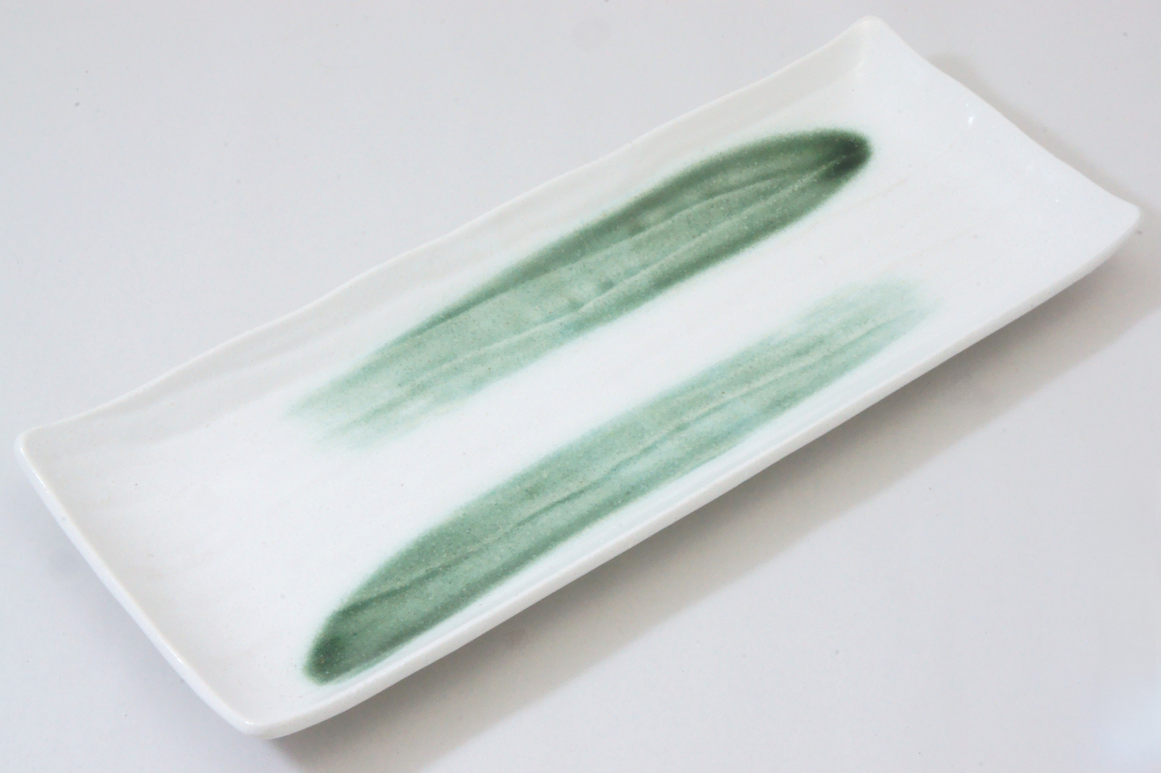 178-5892 Green brushes on white sanma plate