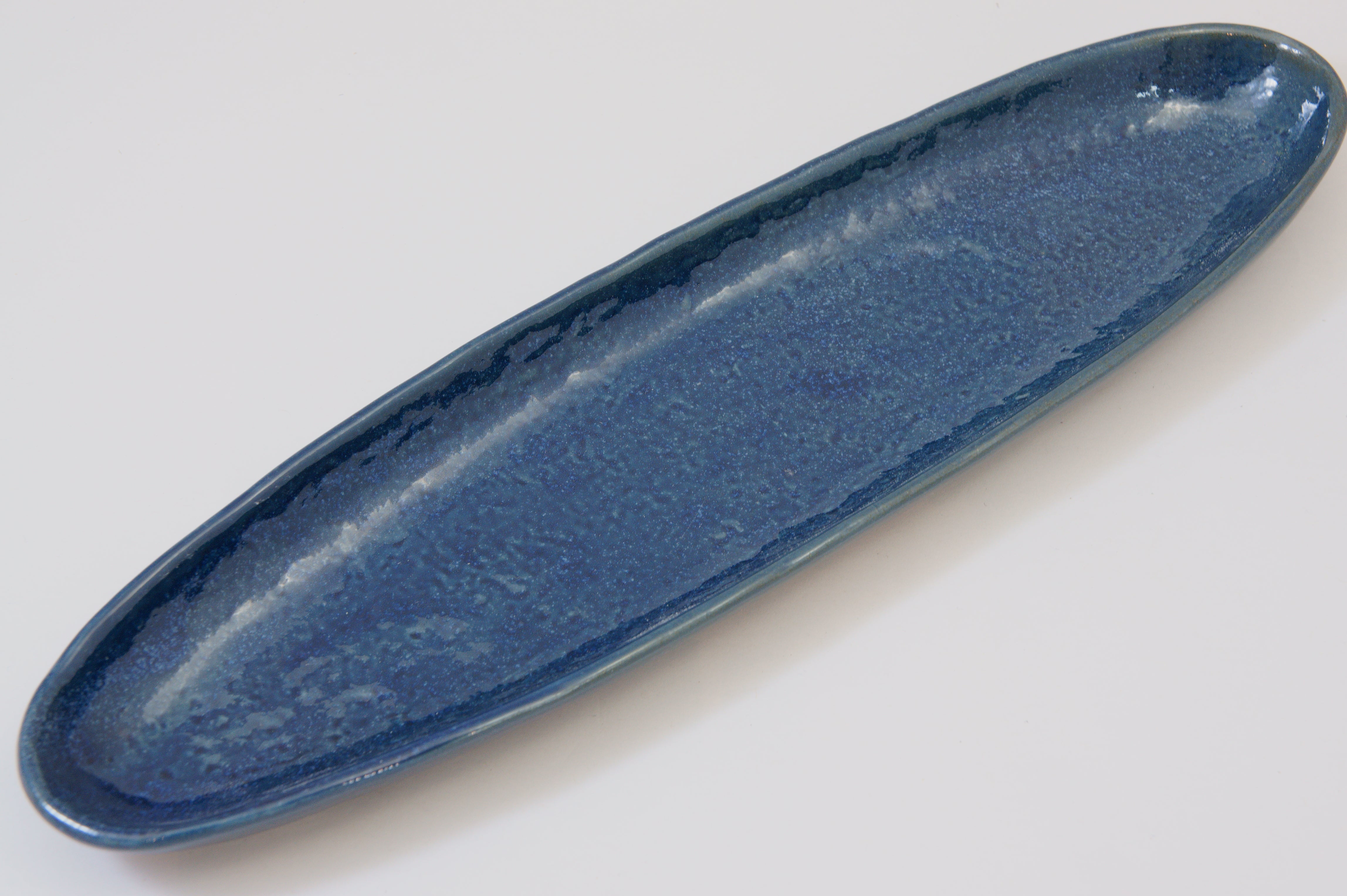 181-0620Blue narrow oval plate