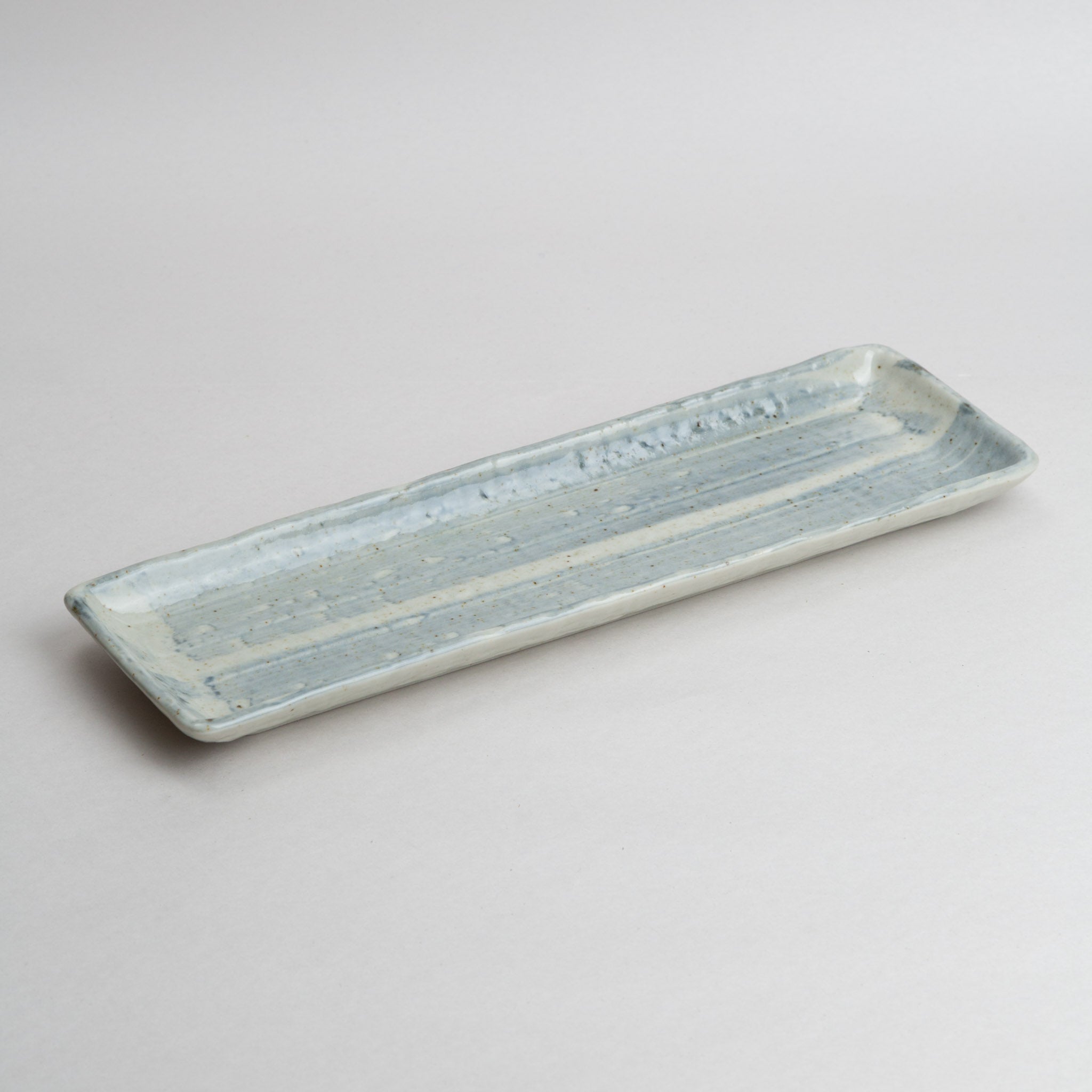 188-5747 Blue on white tsukidashi plate