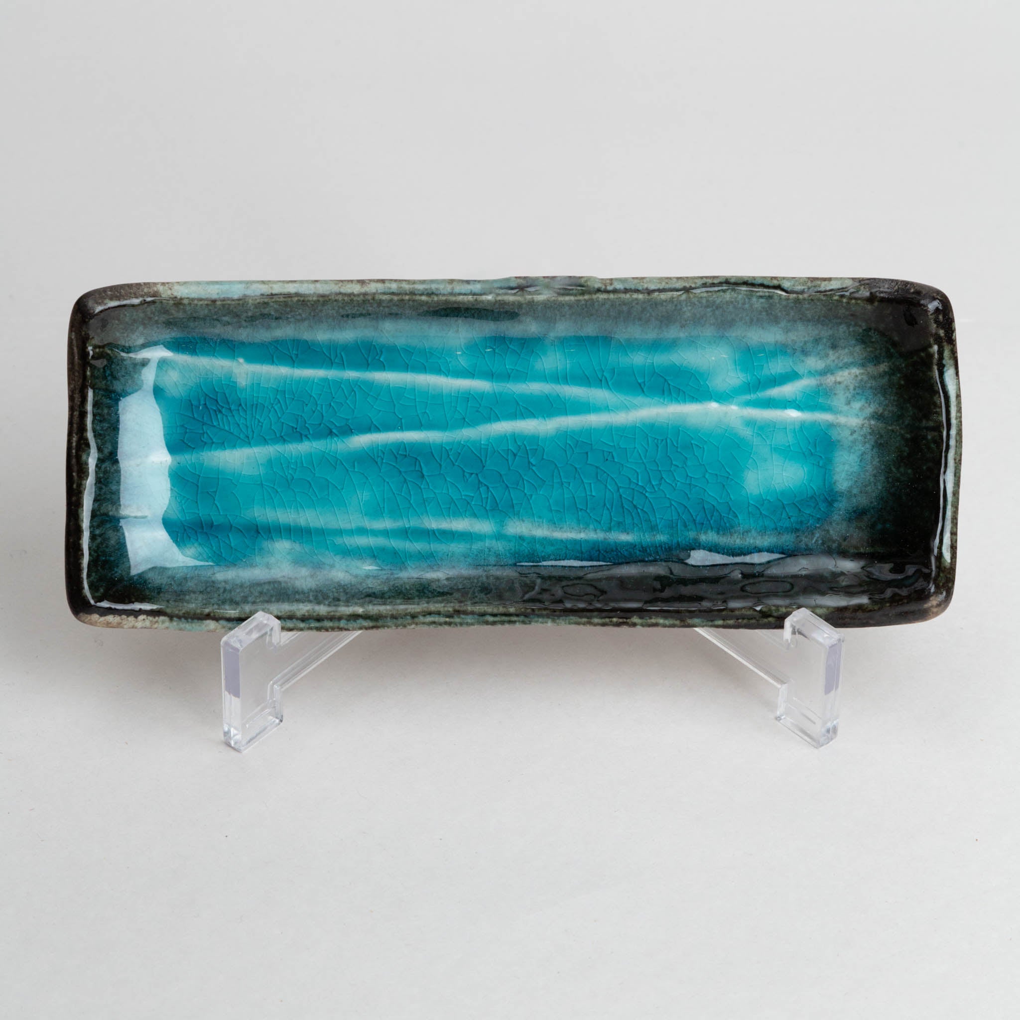 188-6141 Blue crackle-glaze rec. plate