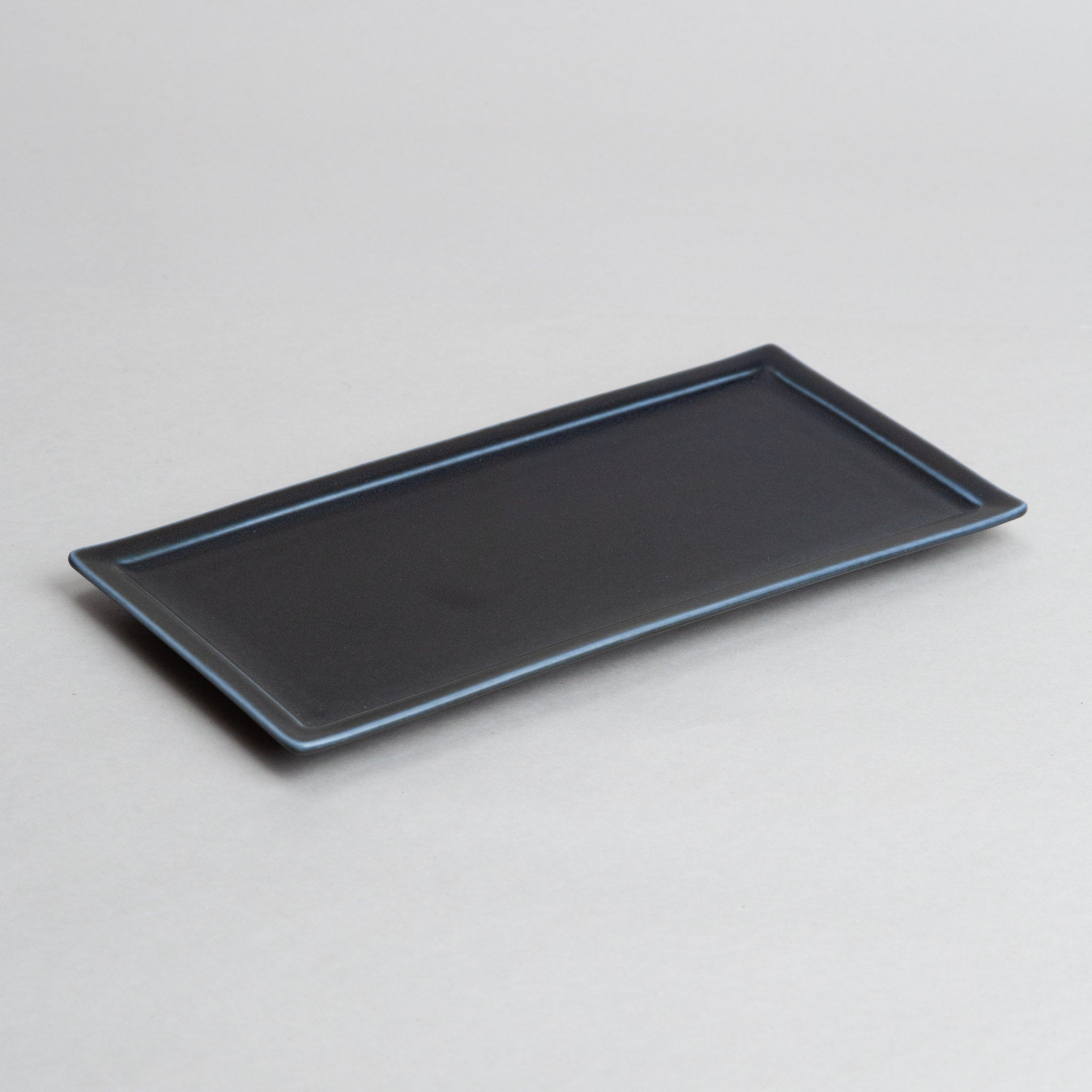 191-0353 Black rectangular plate 21cm
