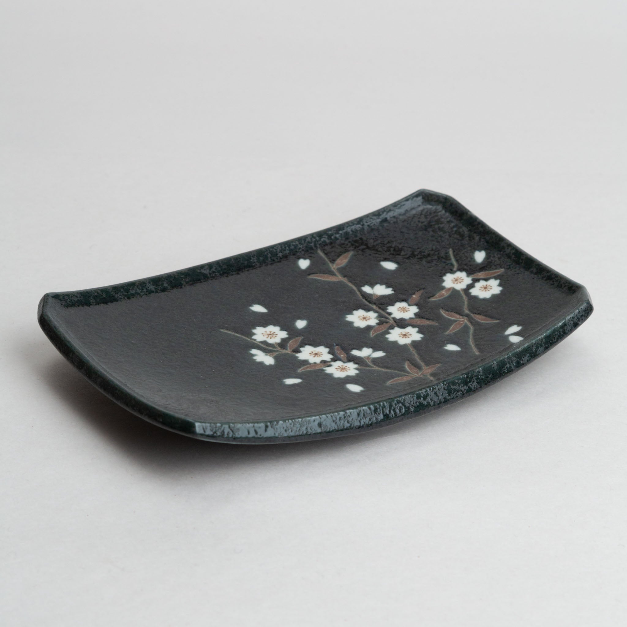 191-1014 Black sakura yakimono plate