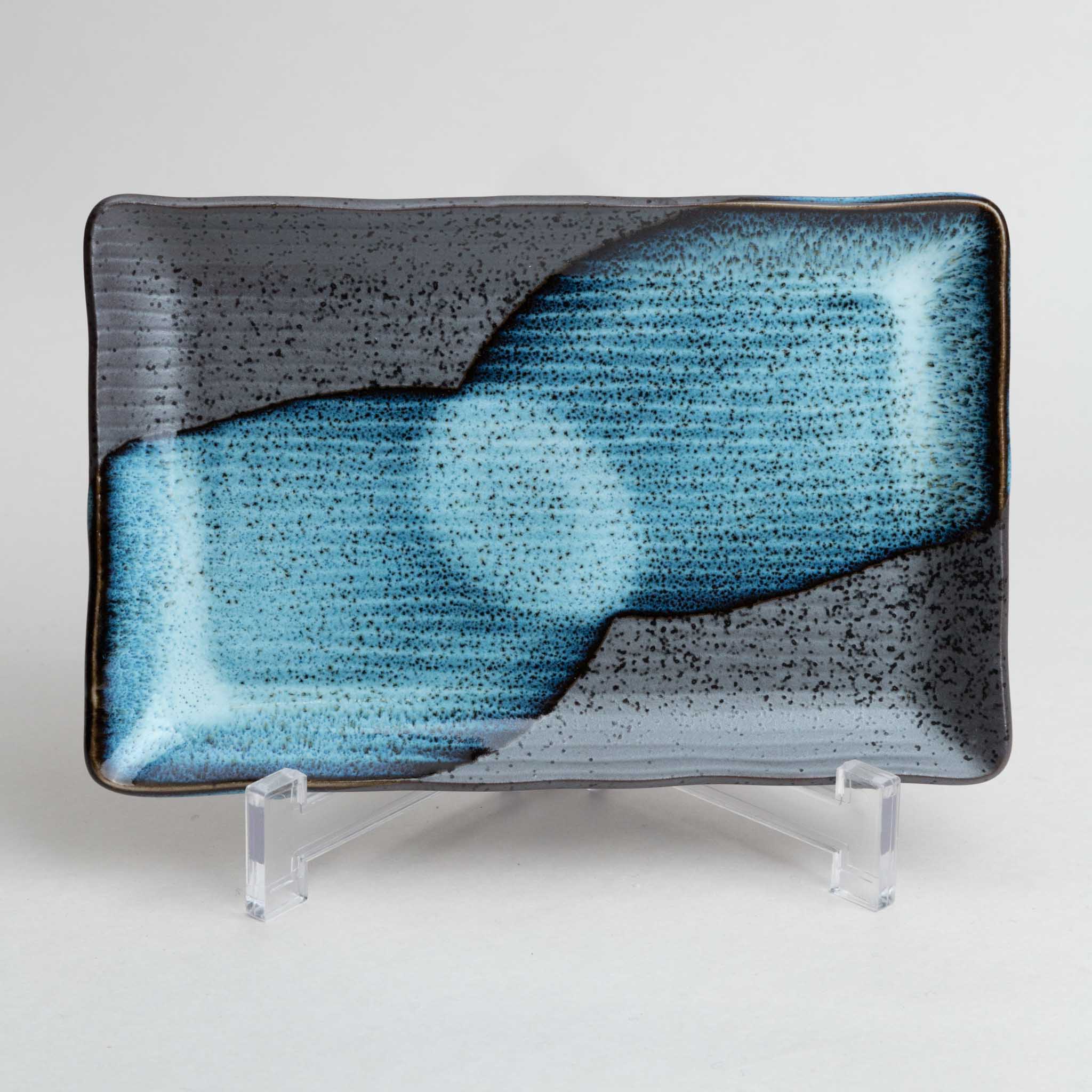 191-6025 Blue on black yakimono plate