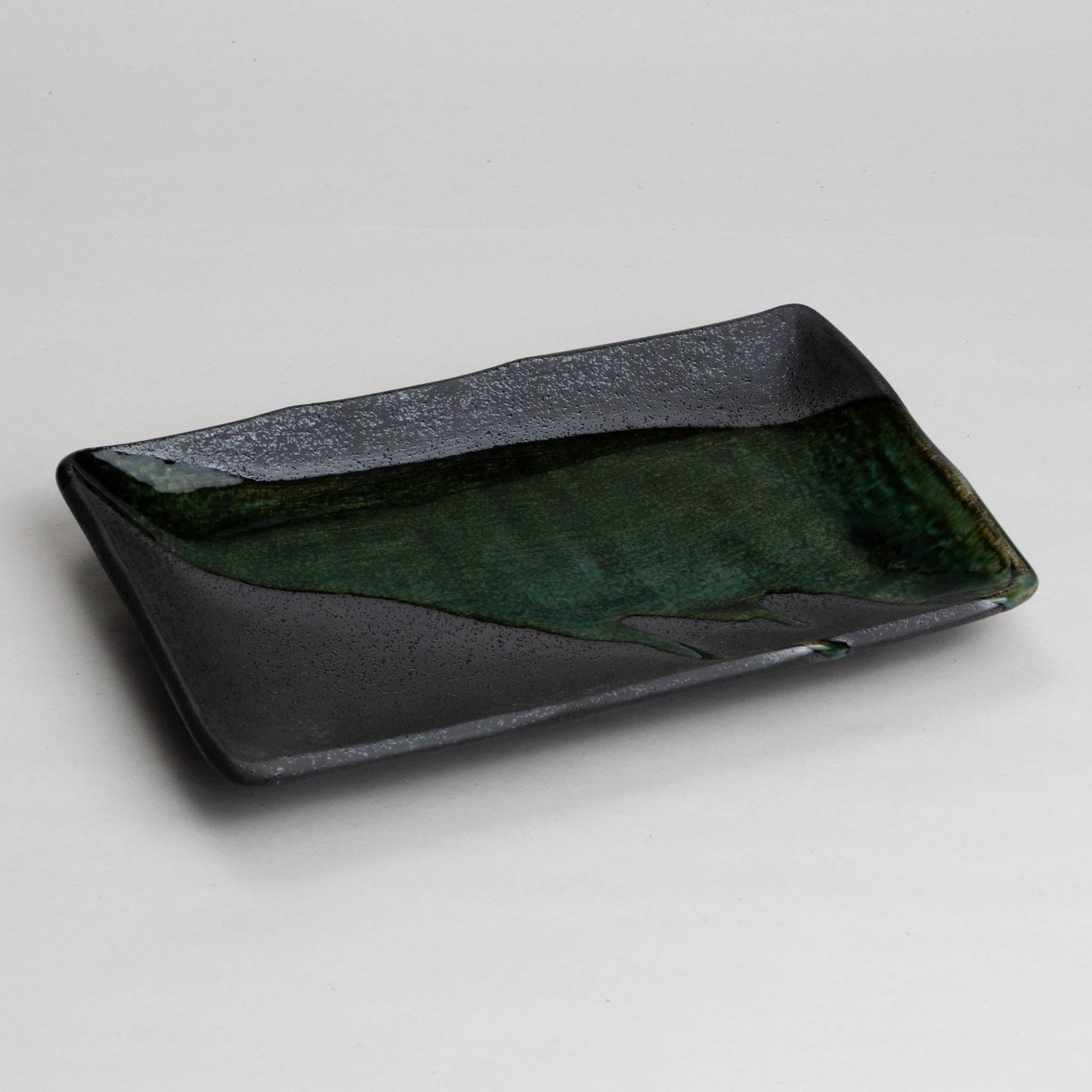 198-5783 Green on black yakimono plate