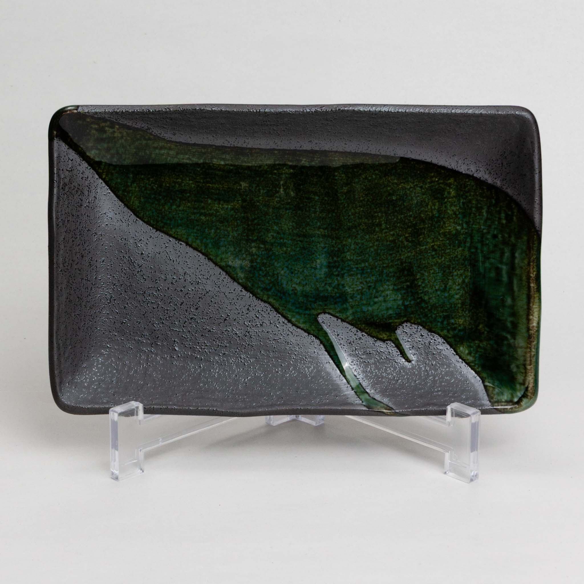 198-5783 Green on black yakimono plate