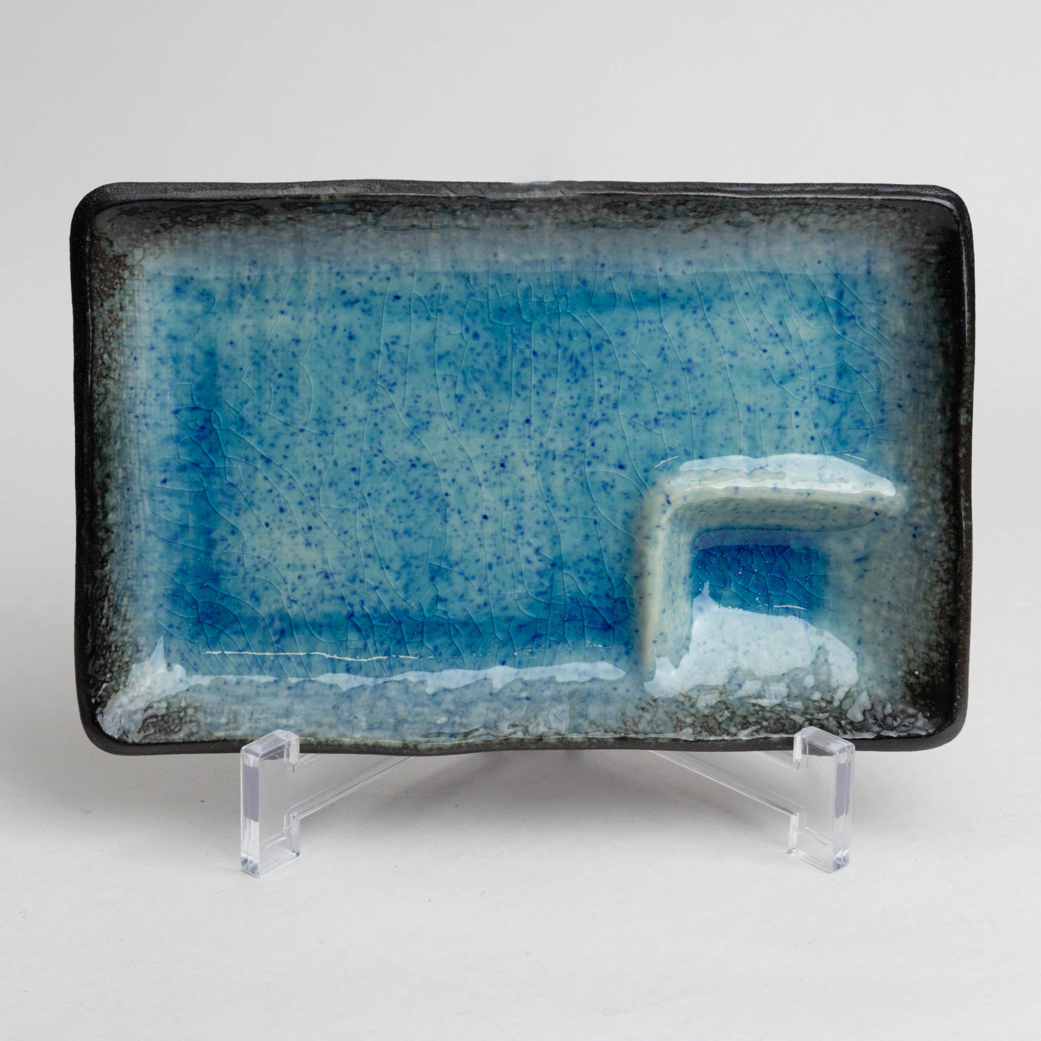198-6153 Sectioned crackle- glaze plate