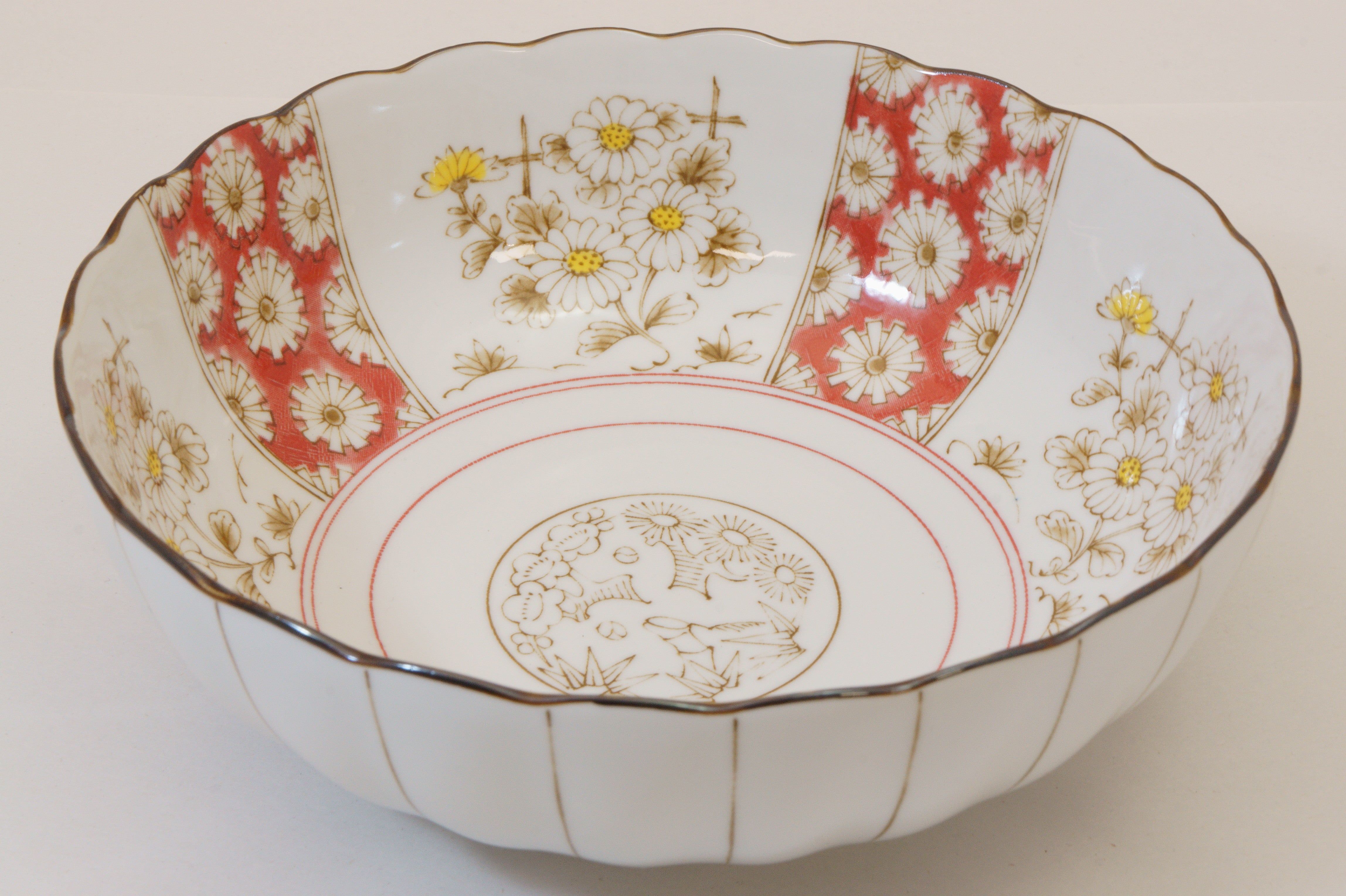 211-0539 Red japonica chrysanthemum serving bowl