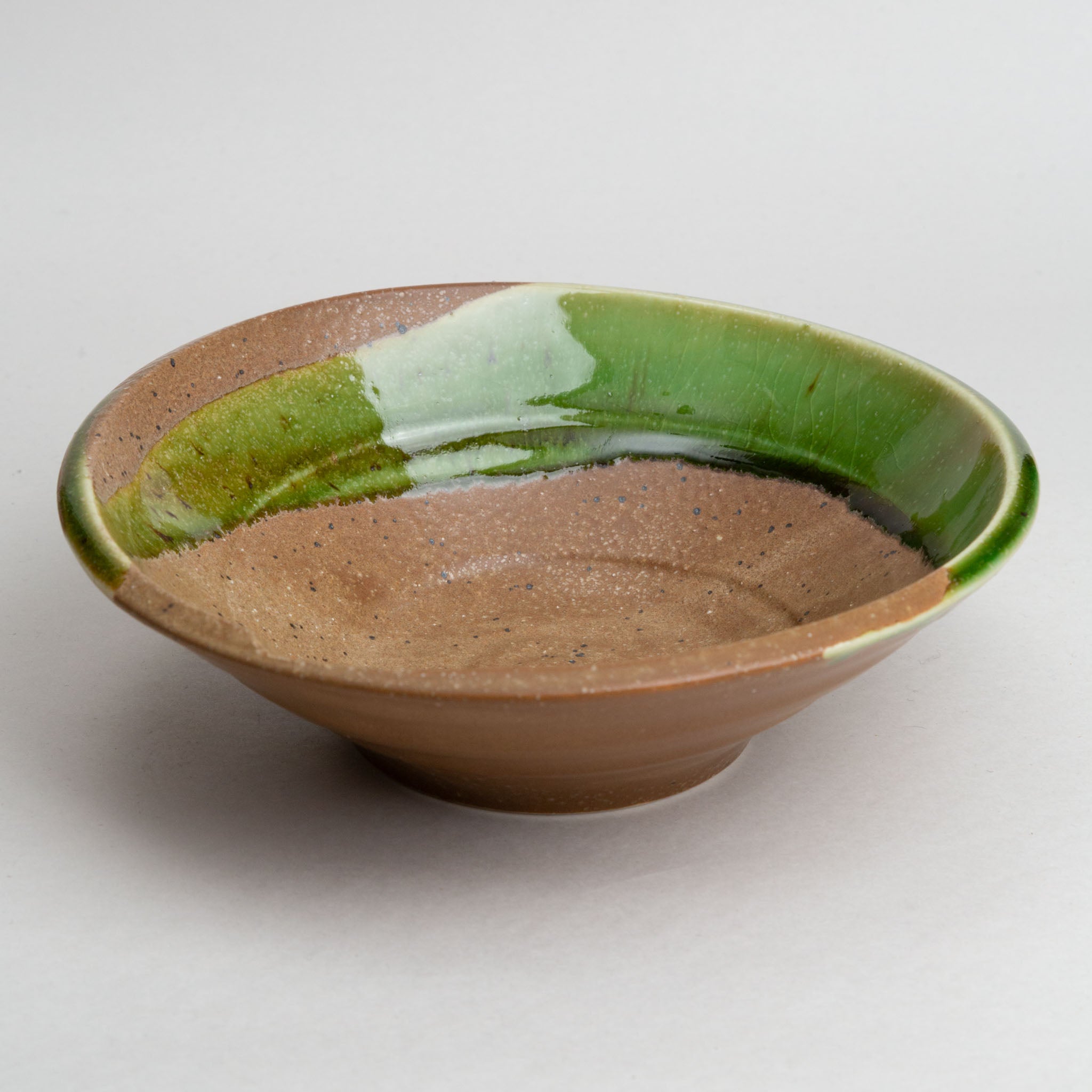 211-0998 Green on beige serving bowl 23cm