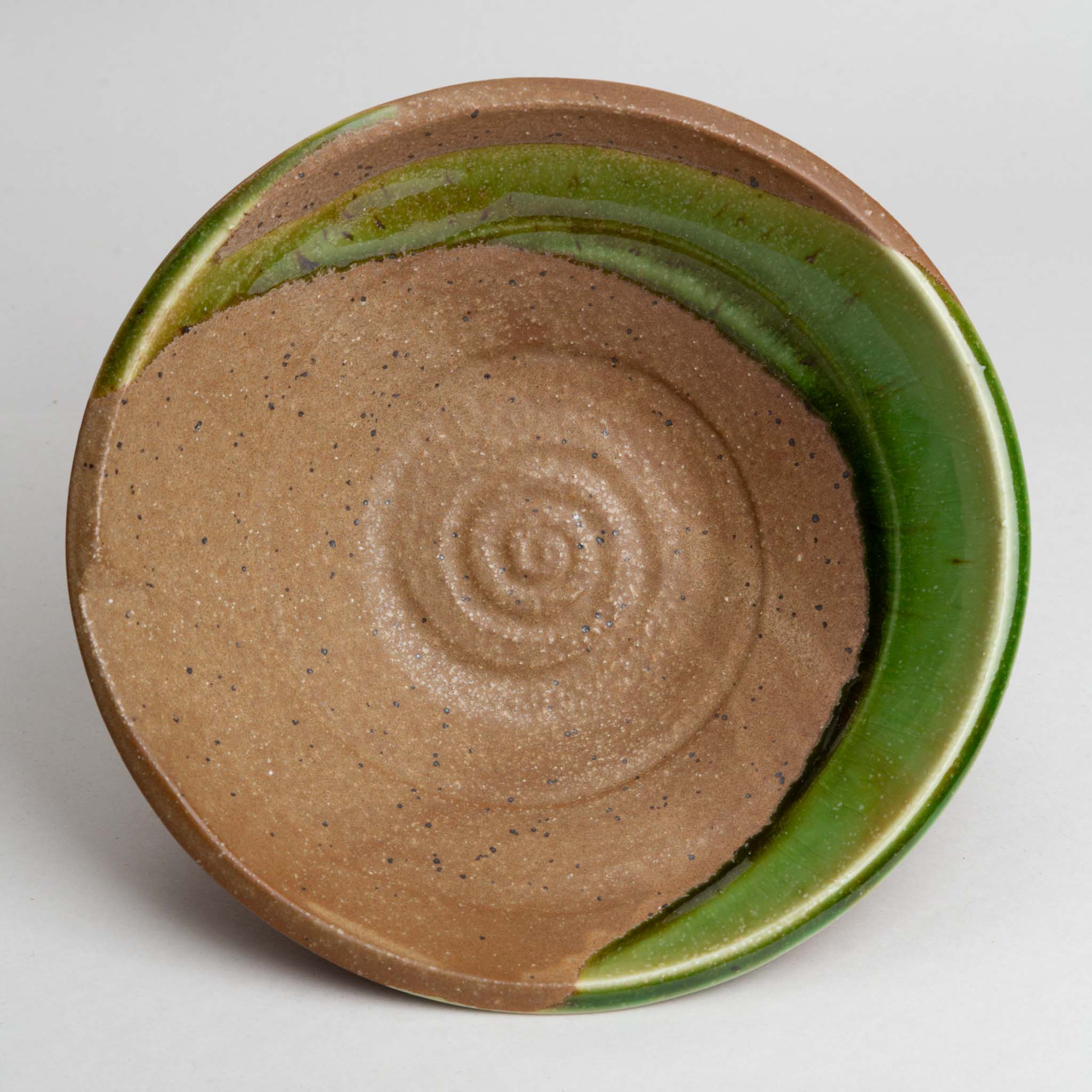 211-0998 Green on beige serving bowl 23cm