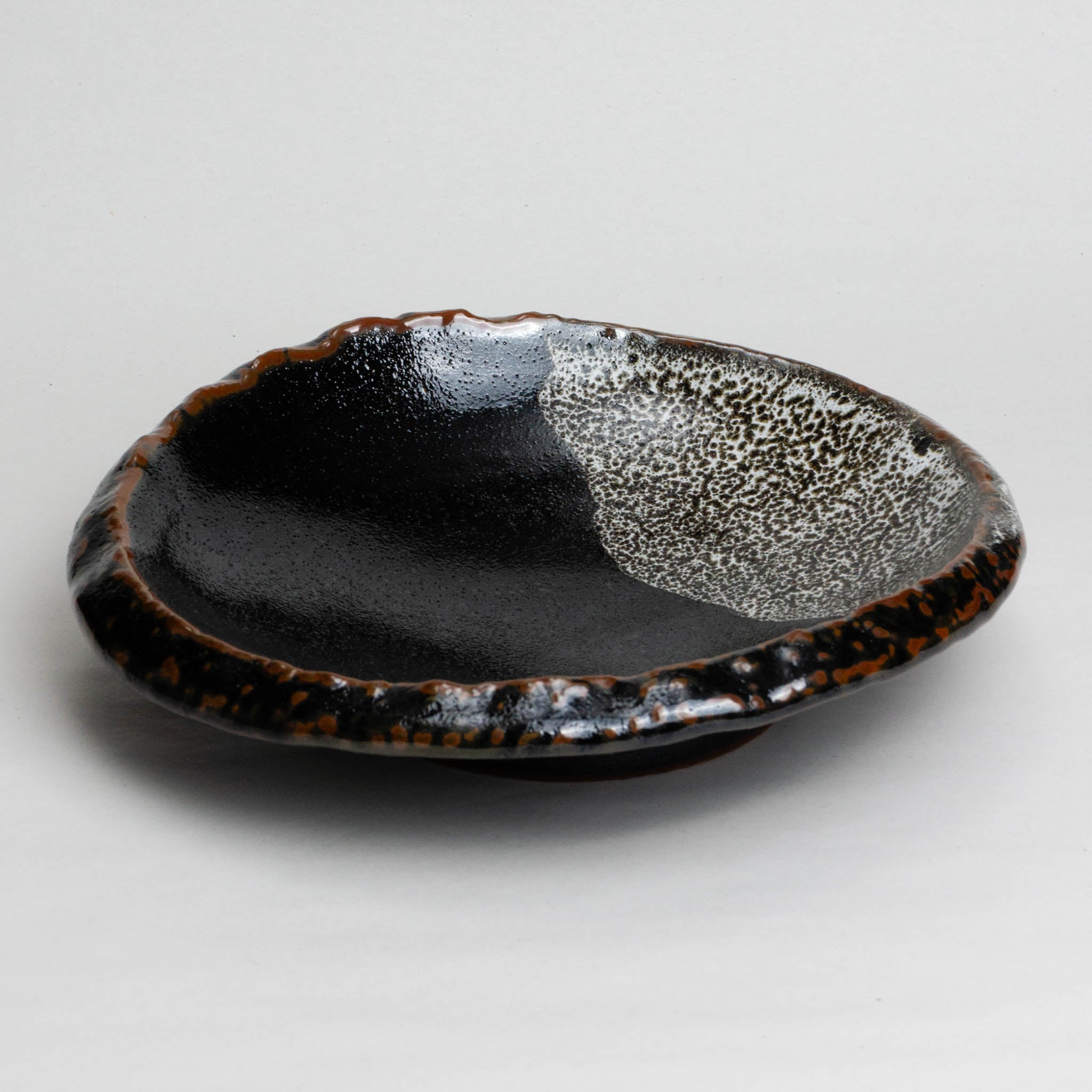 211-1355 Black thick serving bowl