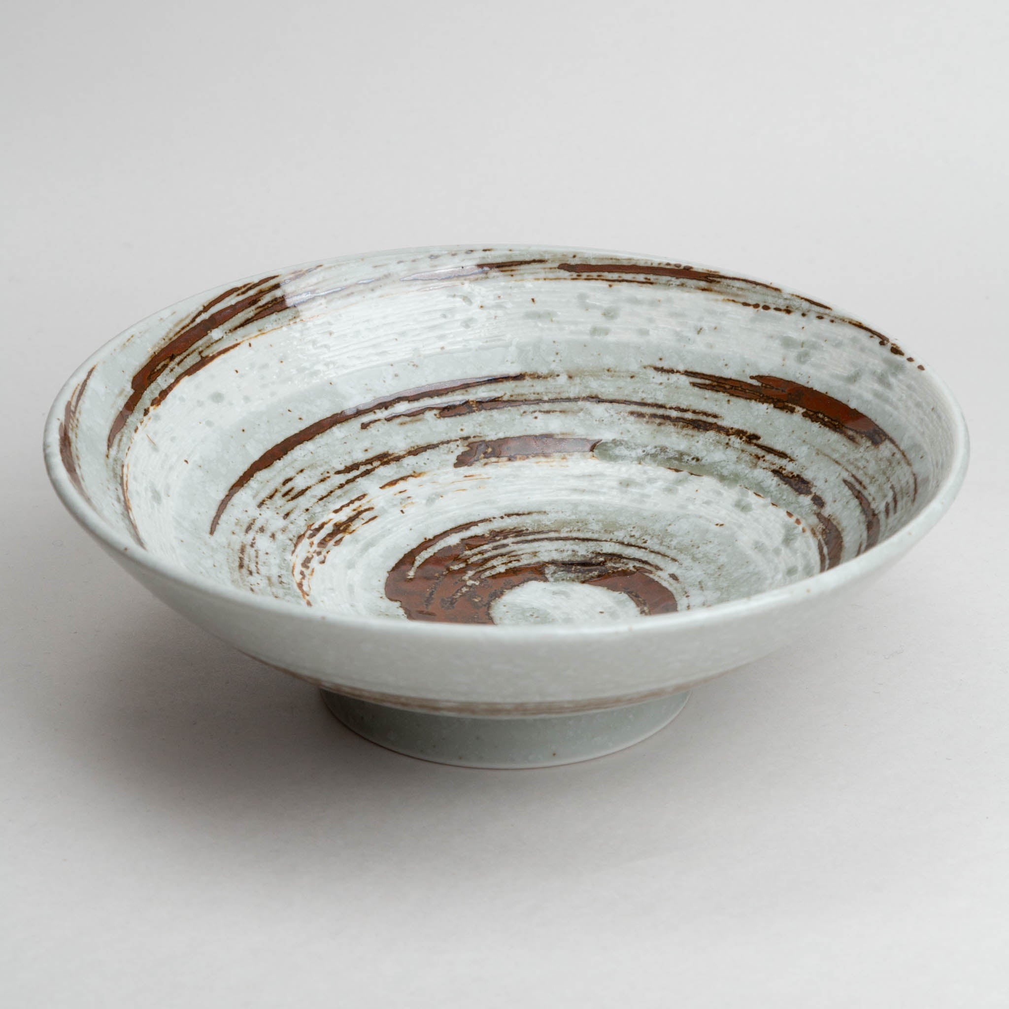 218-2612 Brown whirl serving bowl.