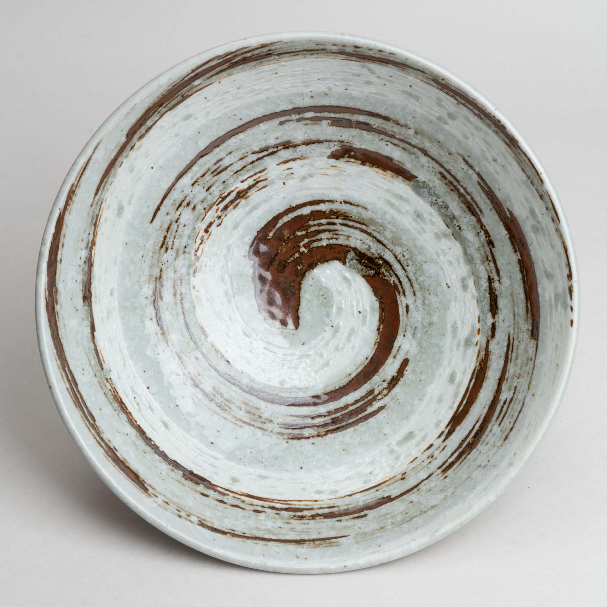 218-2612 Brown whirl serving bowl.
