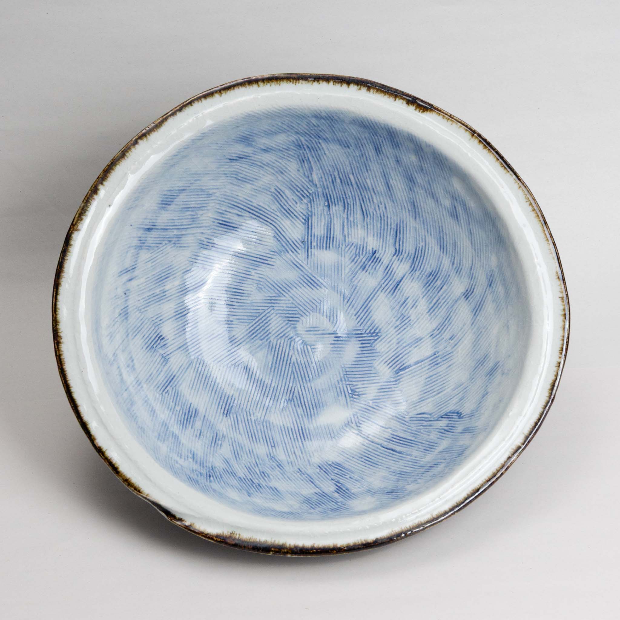 218-5959 Blue and white serving bowl