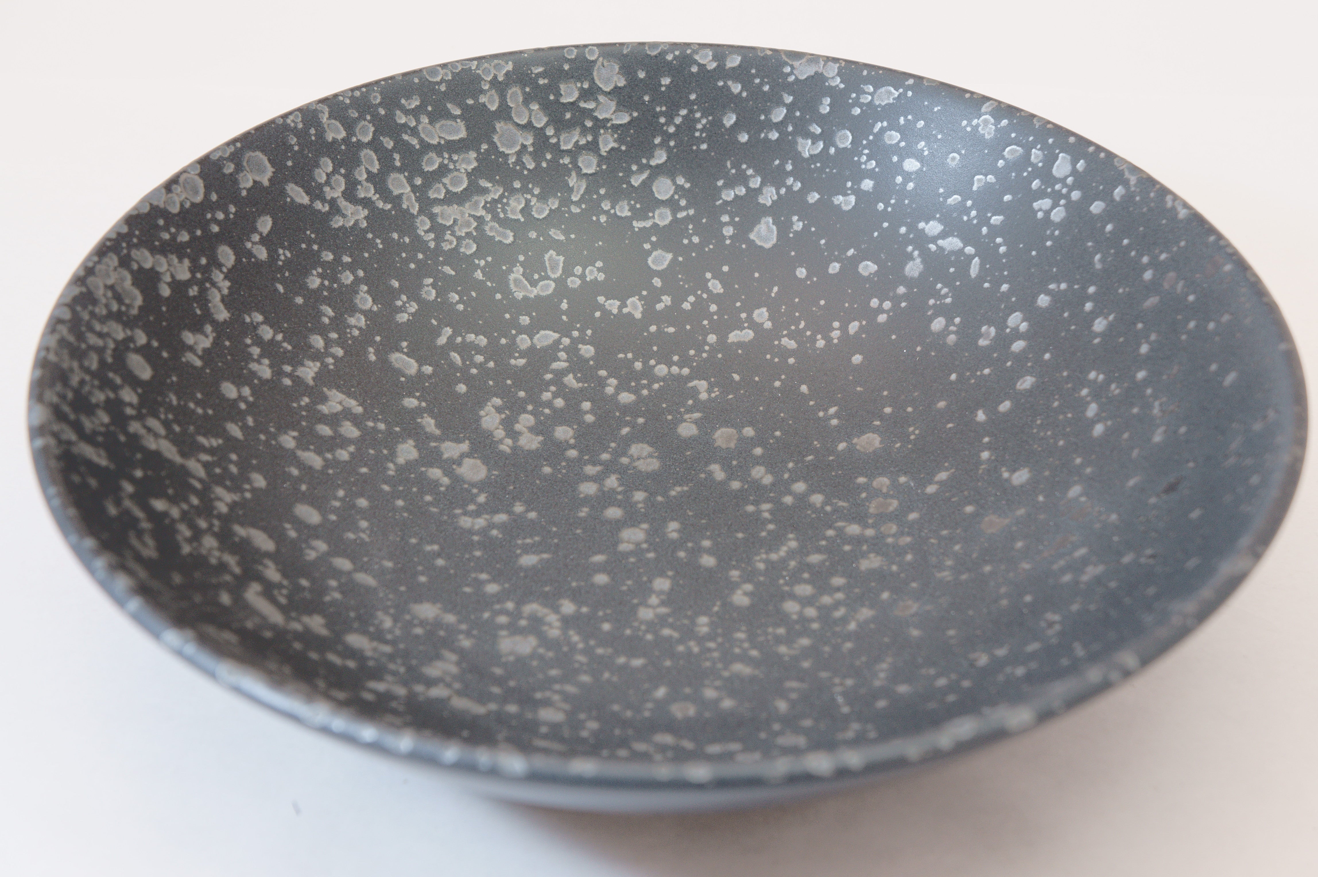 219-7197 Black serving bowl 24cm