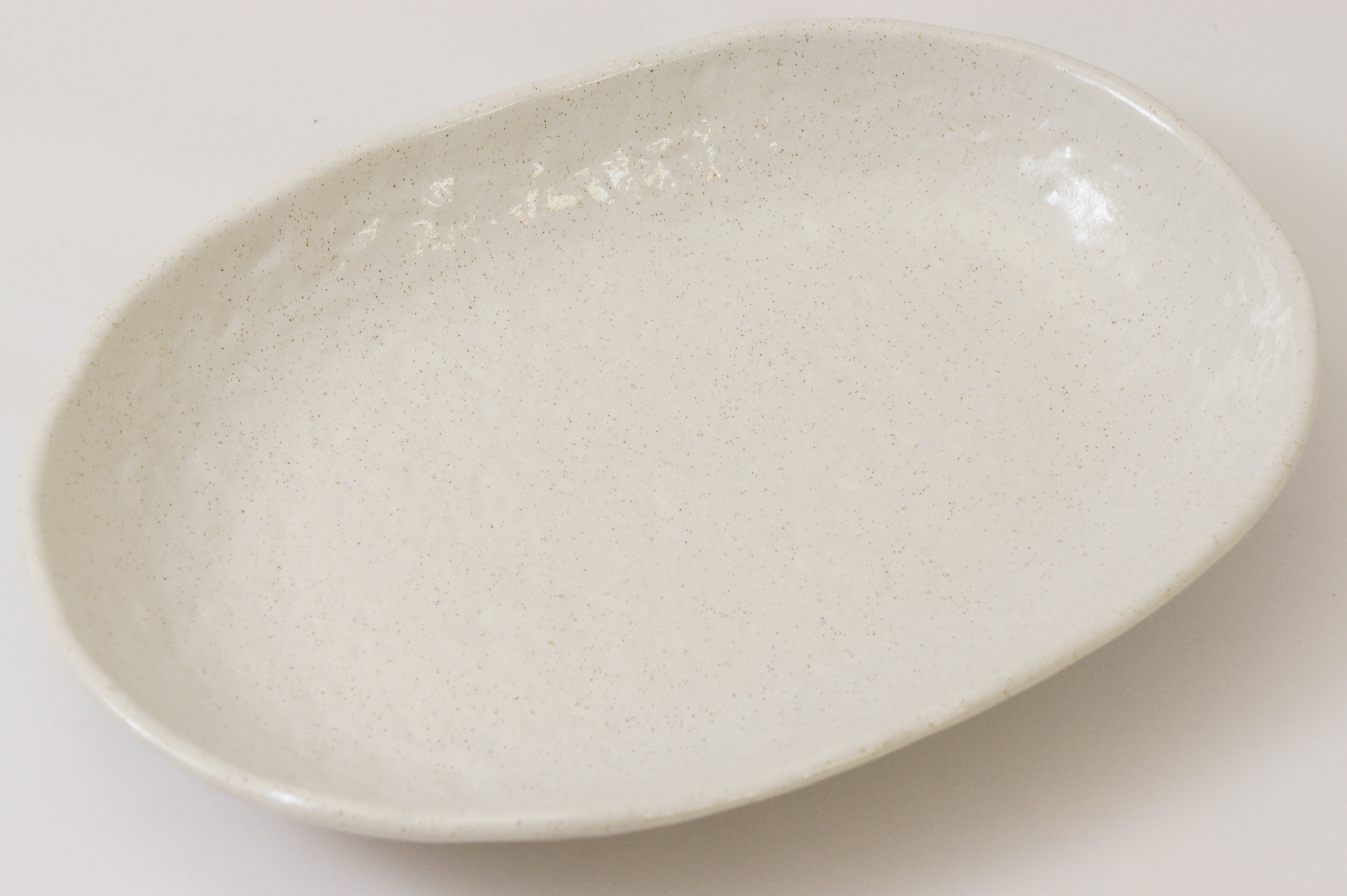 221-0324 White oval shallow bowl