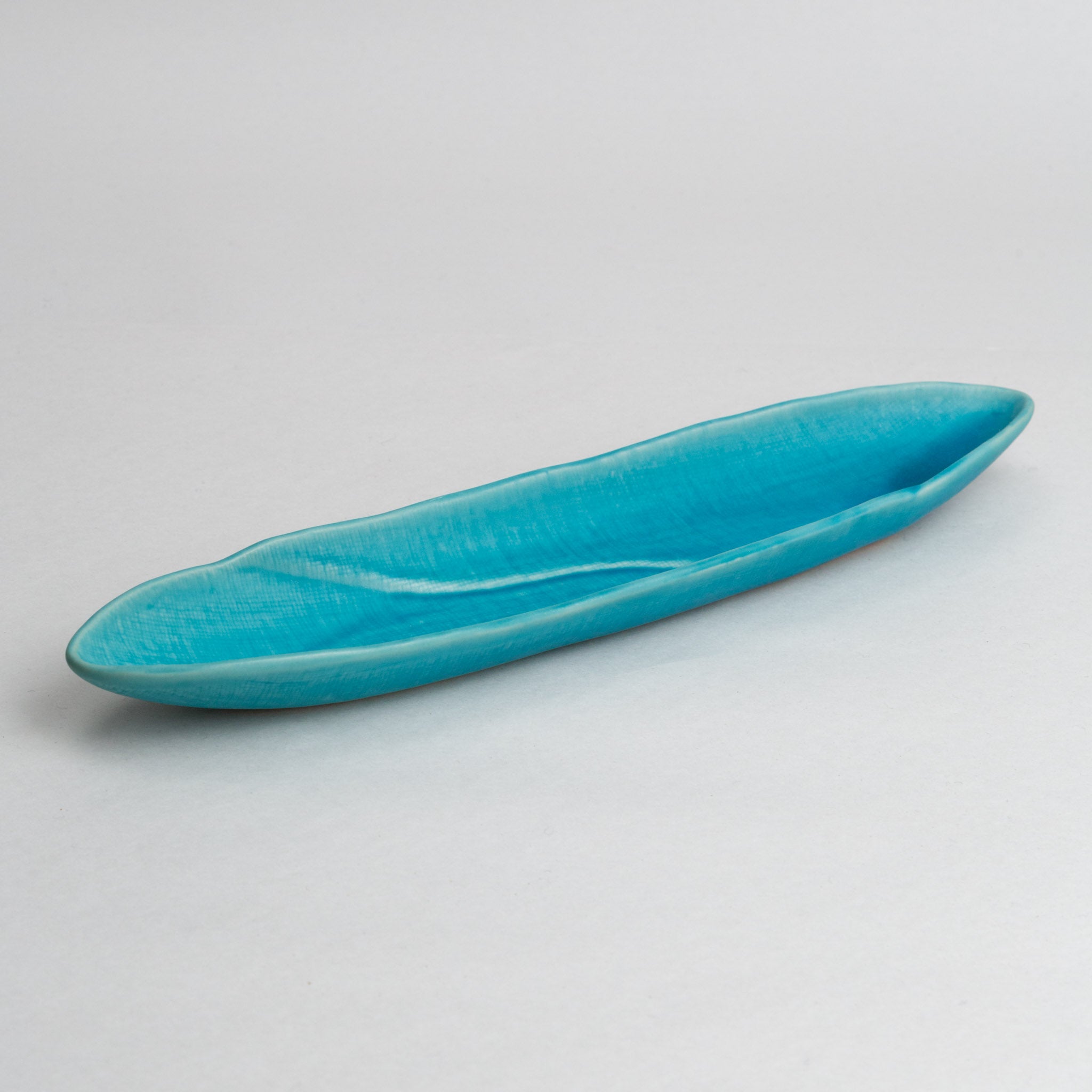 221-0511 sky blue long oval bowl