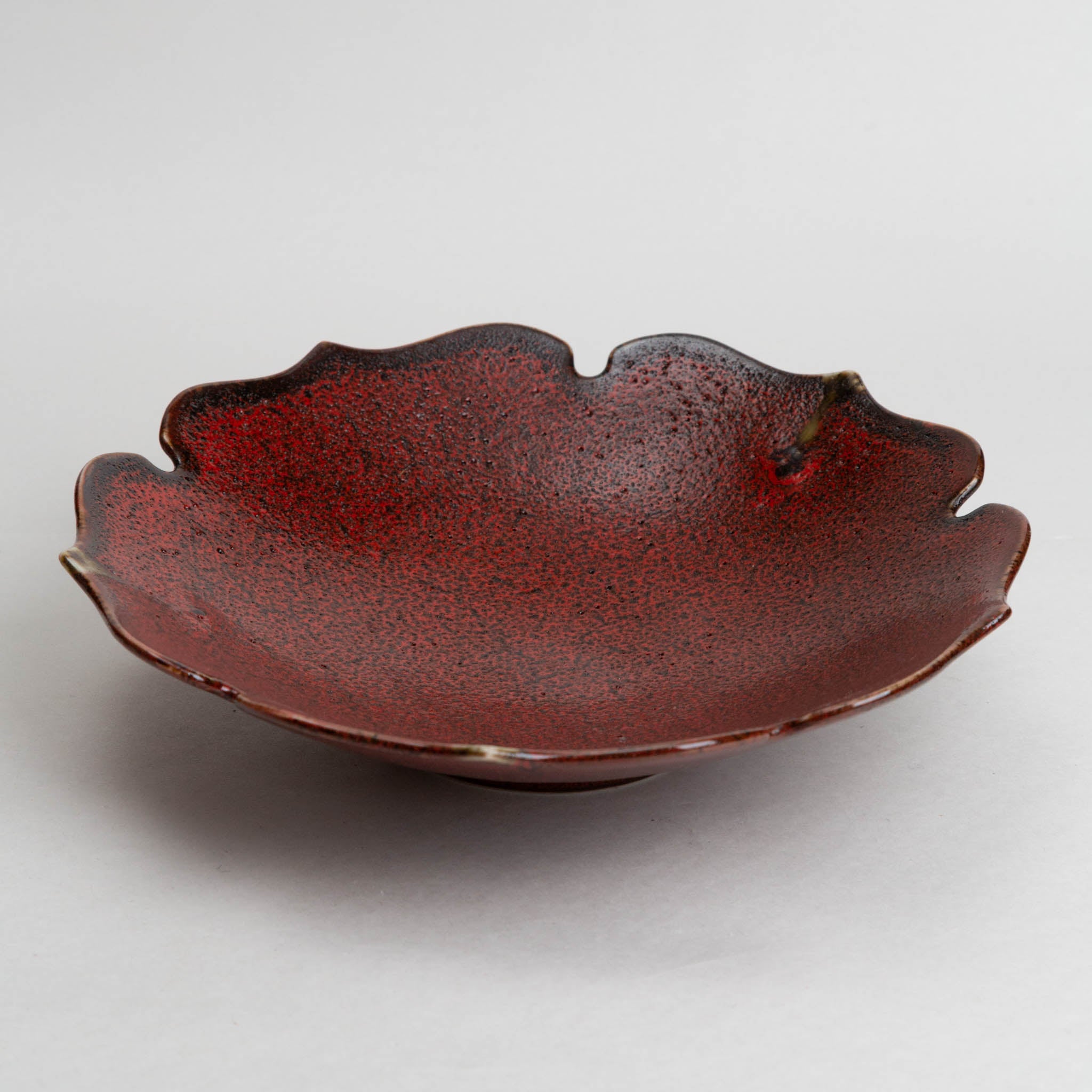 221-0565 Red flower shaped bowl