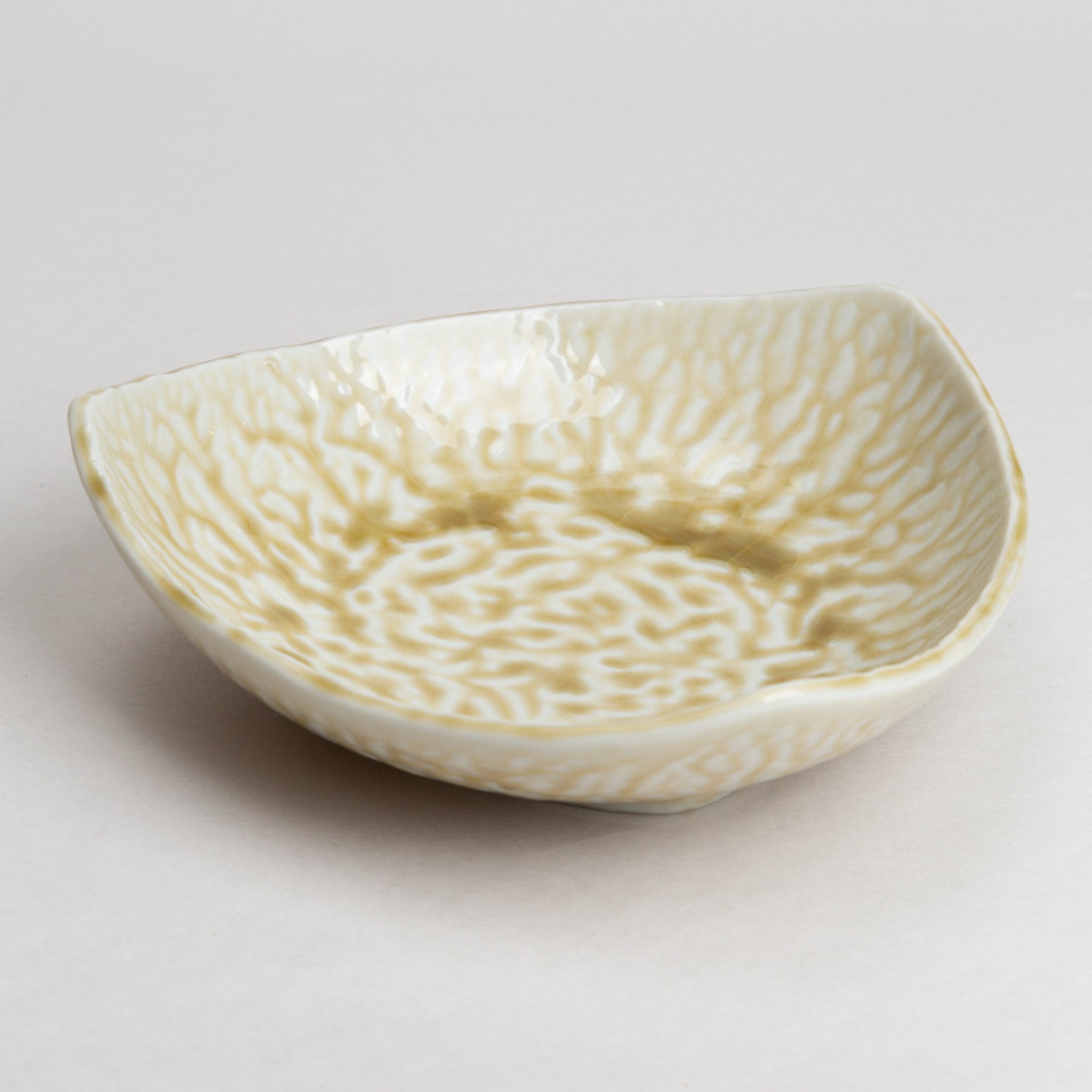221-0600 Light green triangle mid bowl