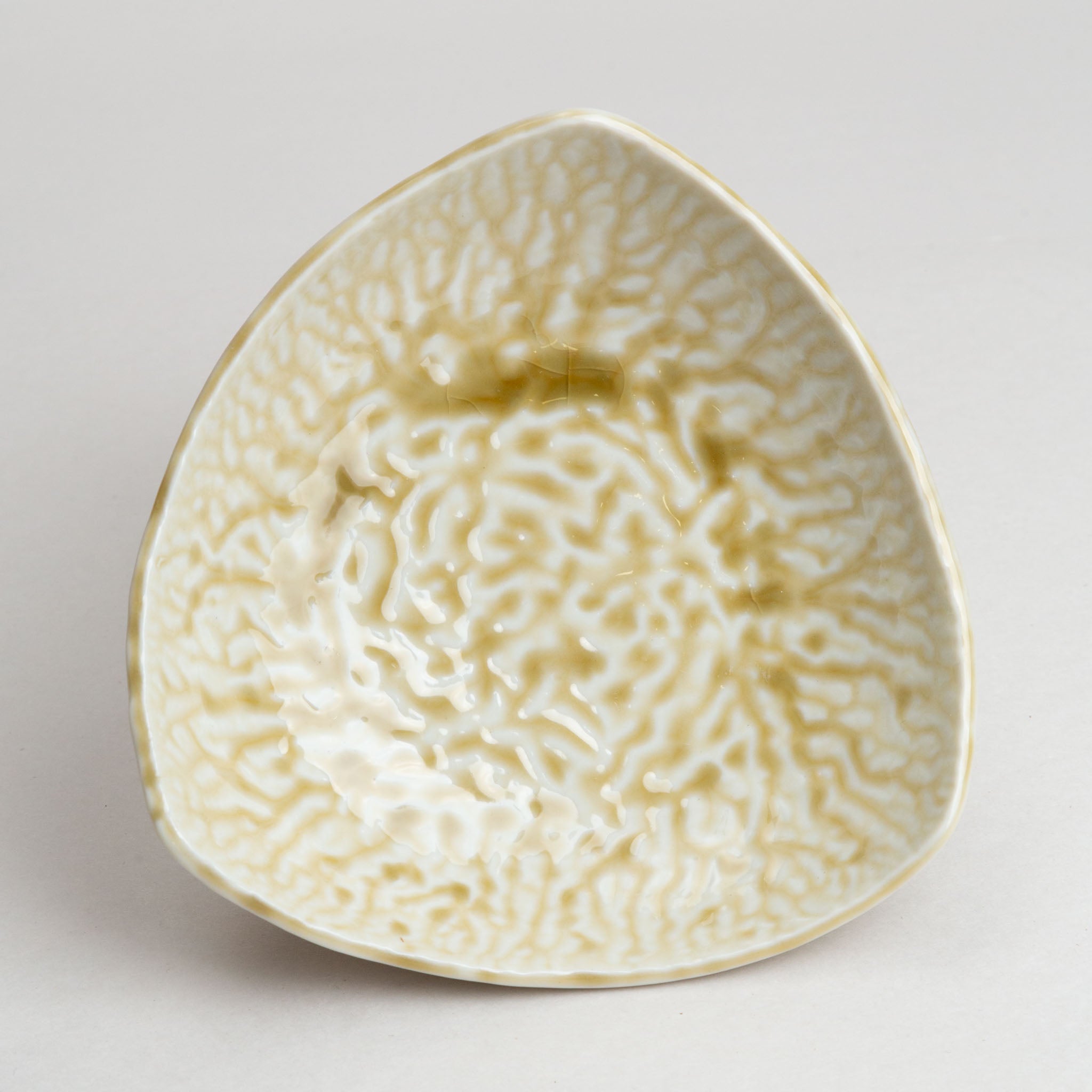 221-0600 Light green triangle mid bowl